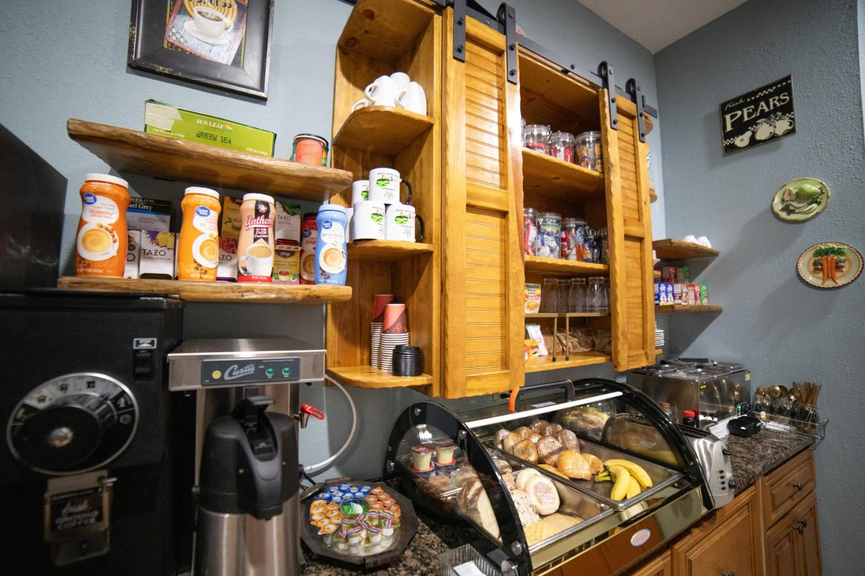 Breakfast in Oak Tree Hotel