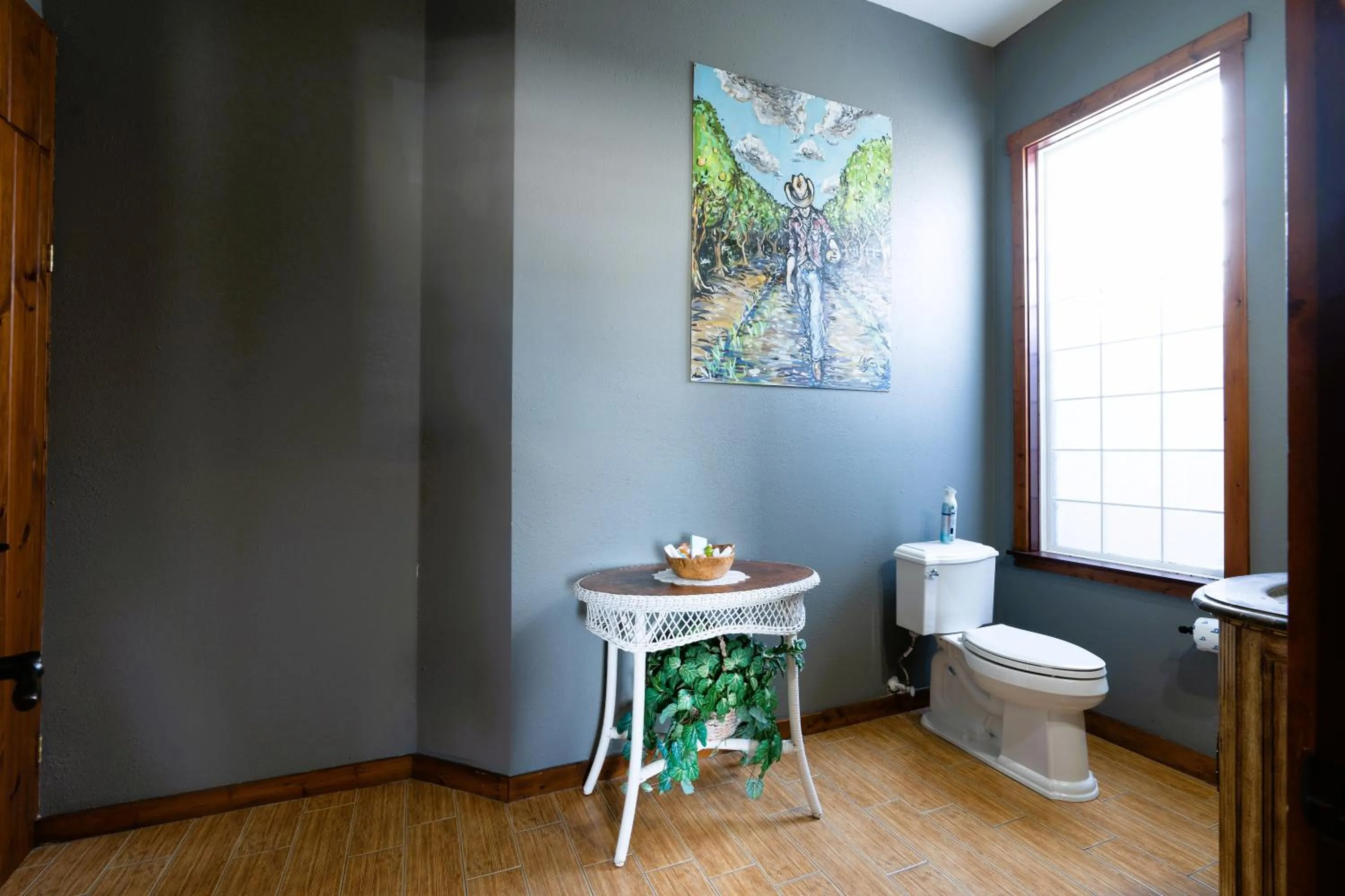 Bathroom in Oak Tree Hotel