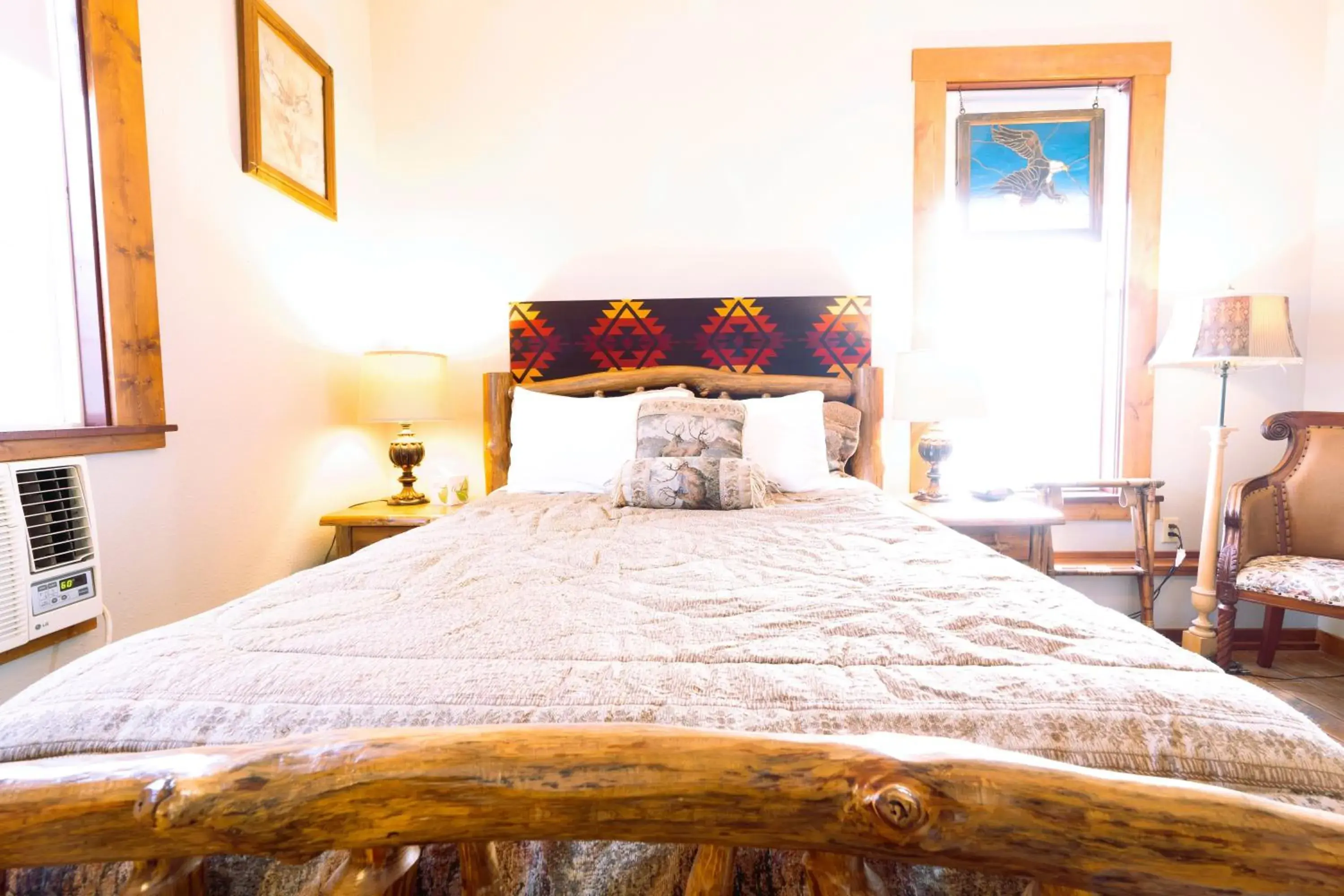 Photo of the whole room, Bed in Oak Tree Hotel Photo of the whole room, Bed in Oak Tree Hotel