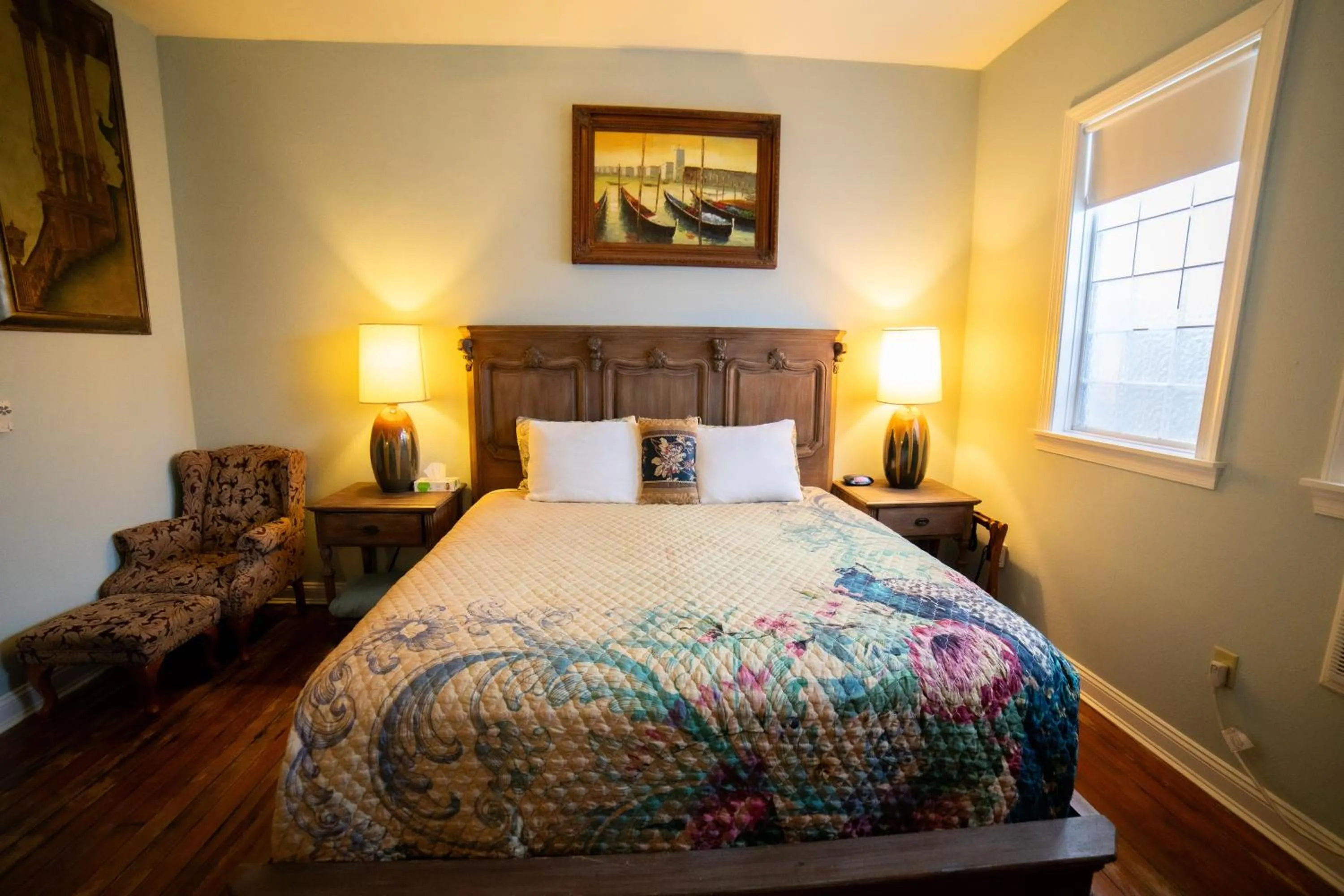 Bed in Oak Tree Hotel