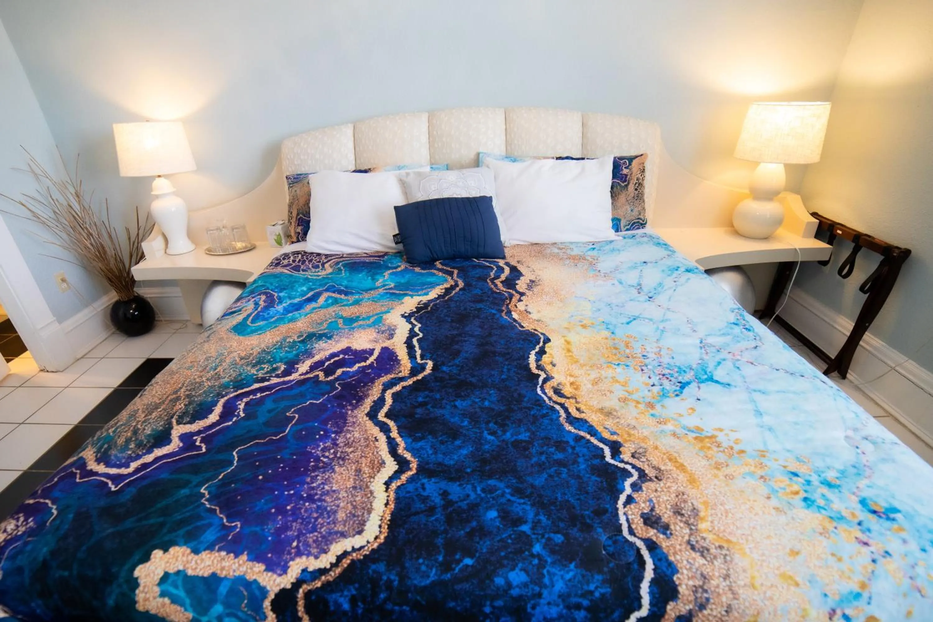 Bed in Oak Tree Hotel