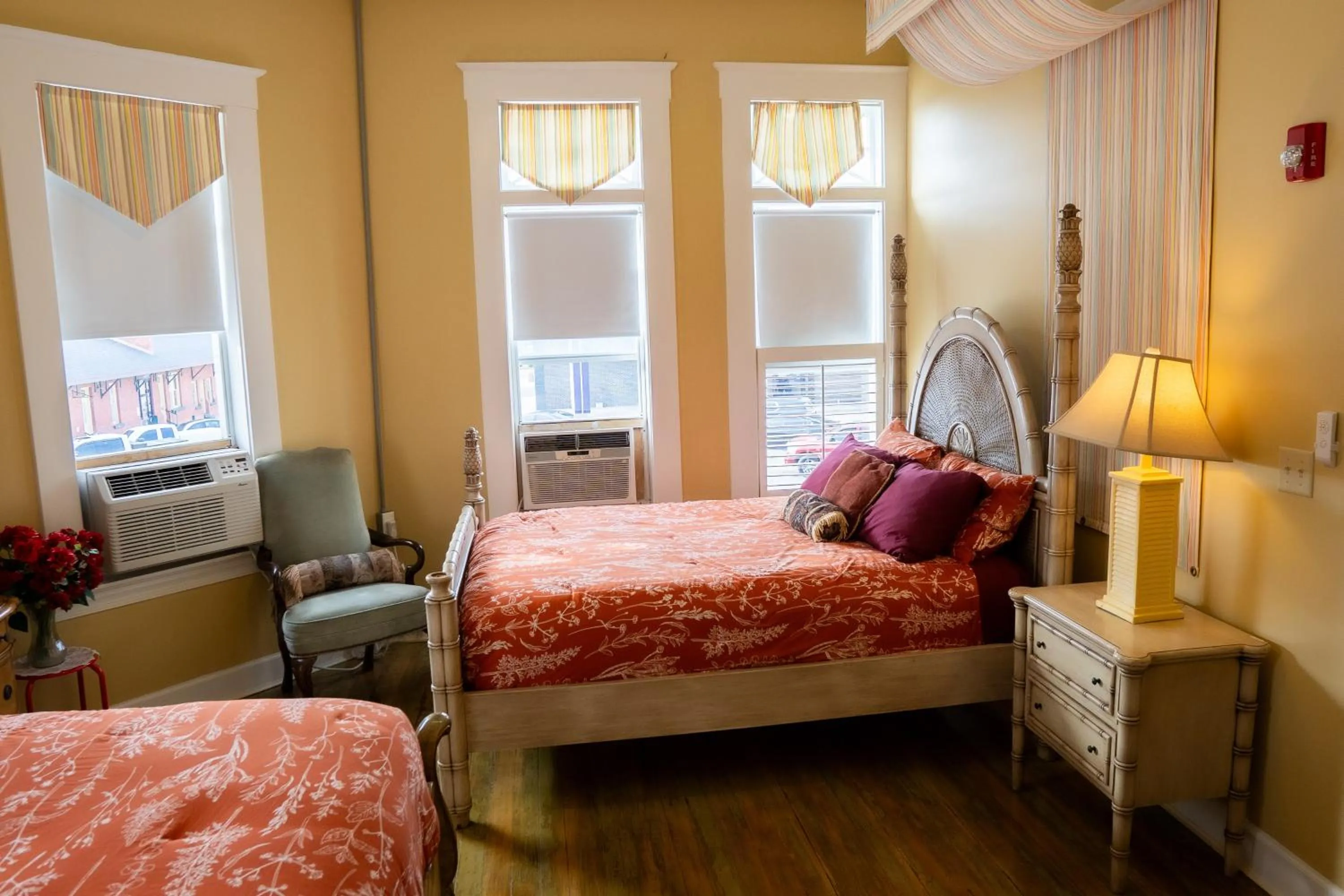 Bed in Oak Tree Hotel