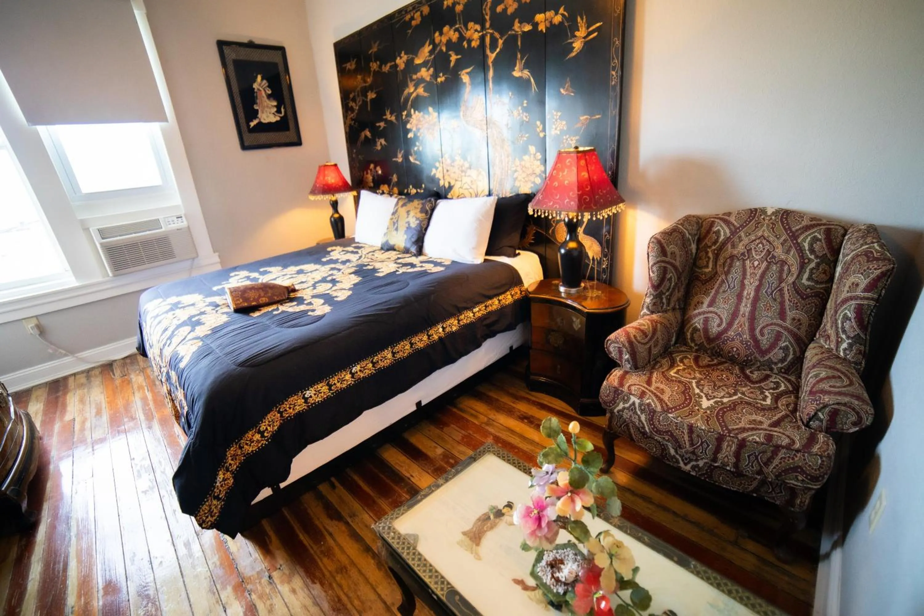 Bed in Oak Tree Hotel