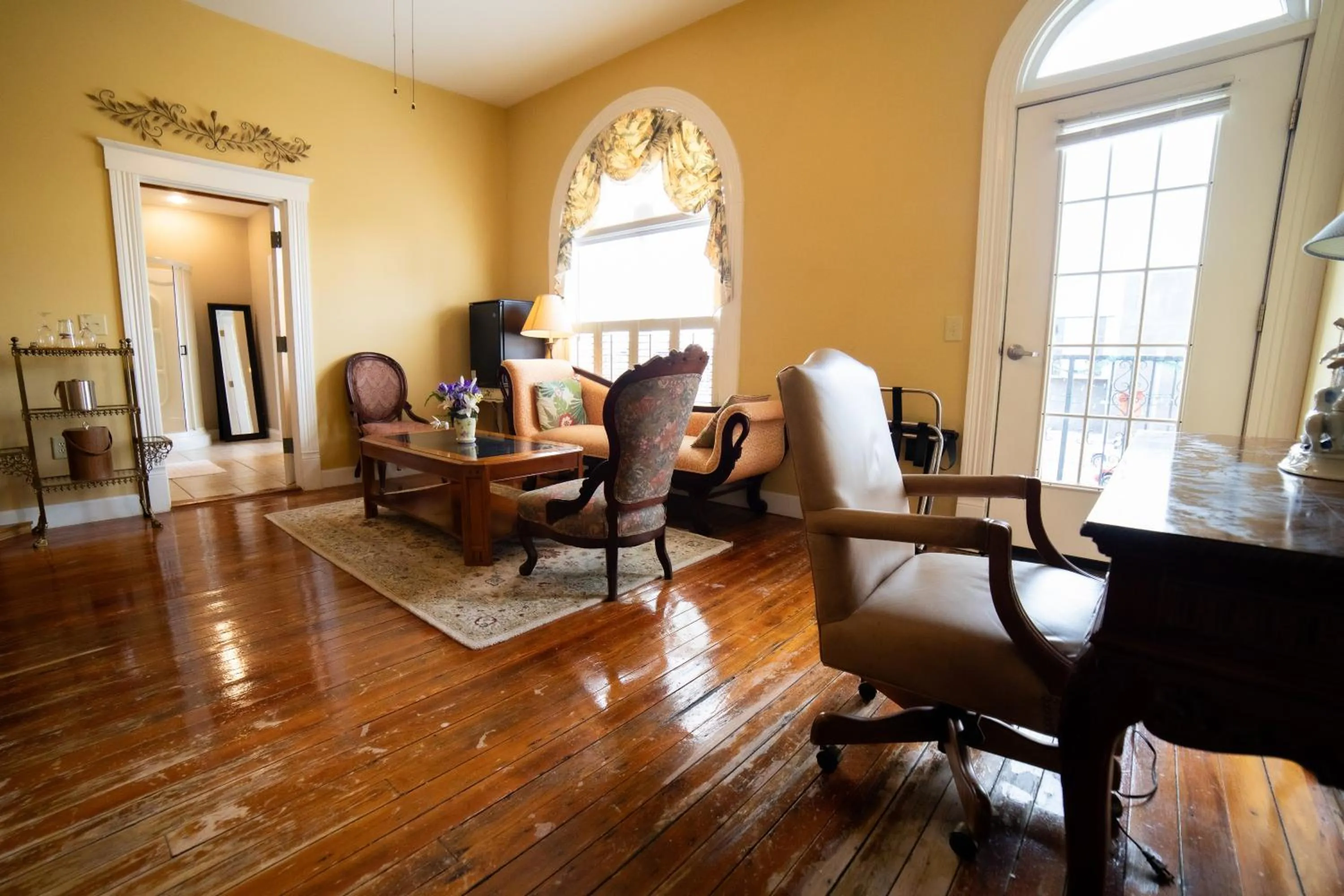 Living room in Oak Tree Hotel