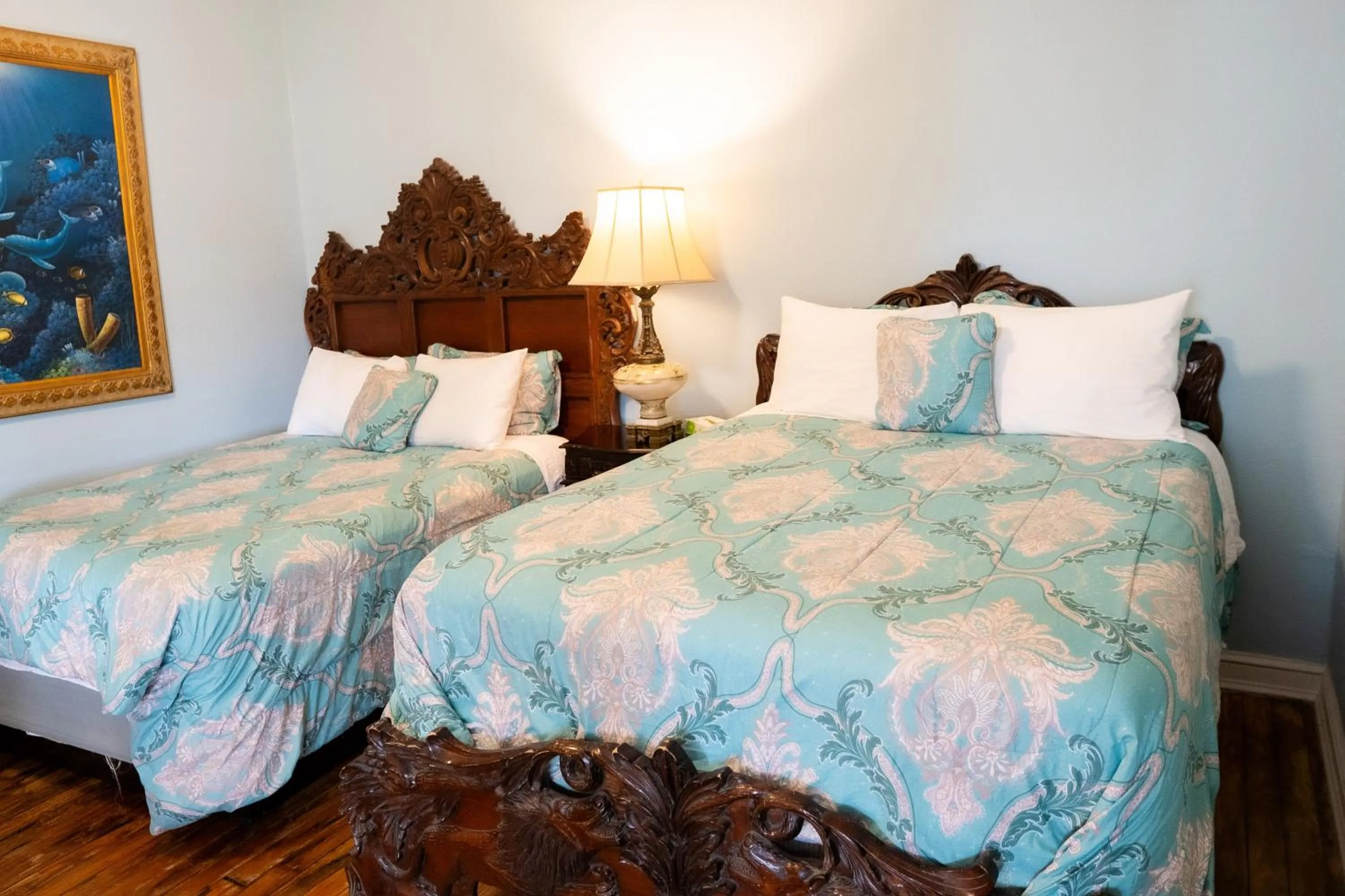 Bed in Oak Tree Hotel