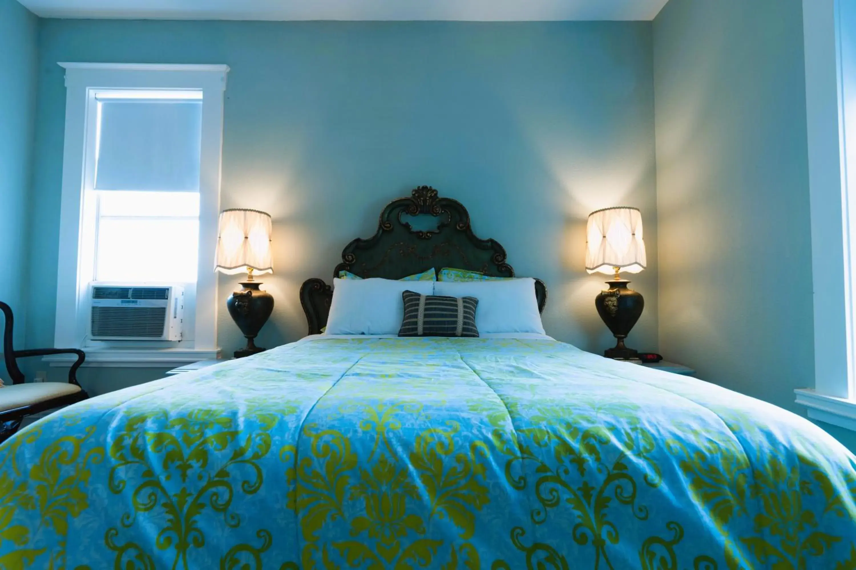 Bedroom, Bed in Oak Tree Hotel Bedroom, Bed in Oak Tree Hotel