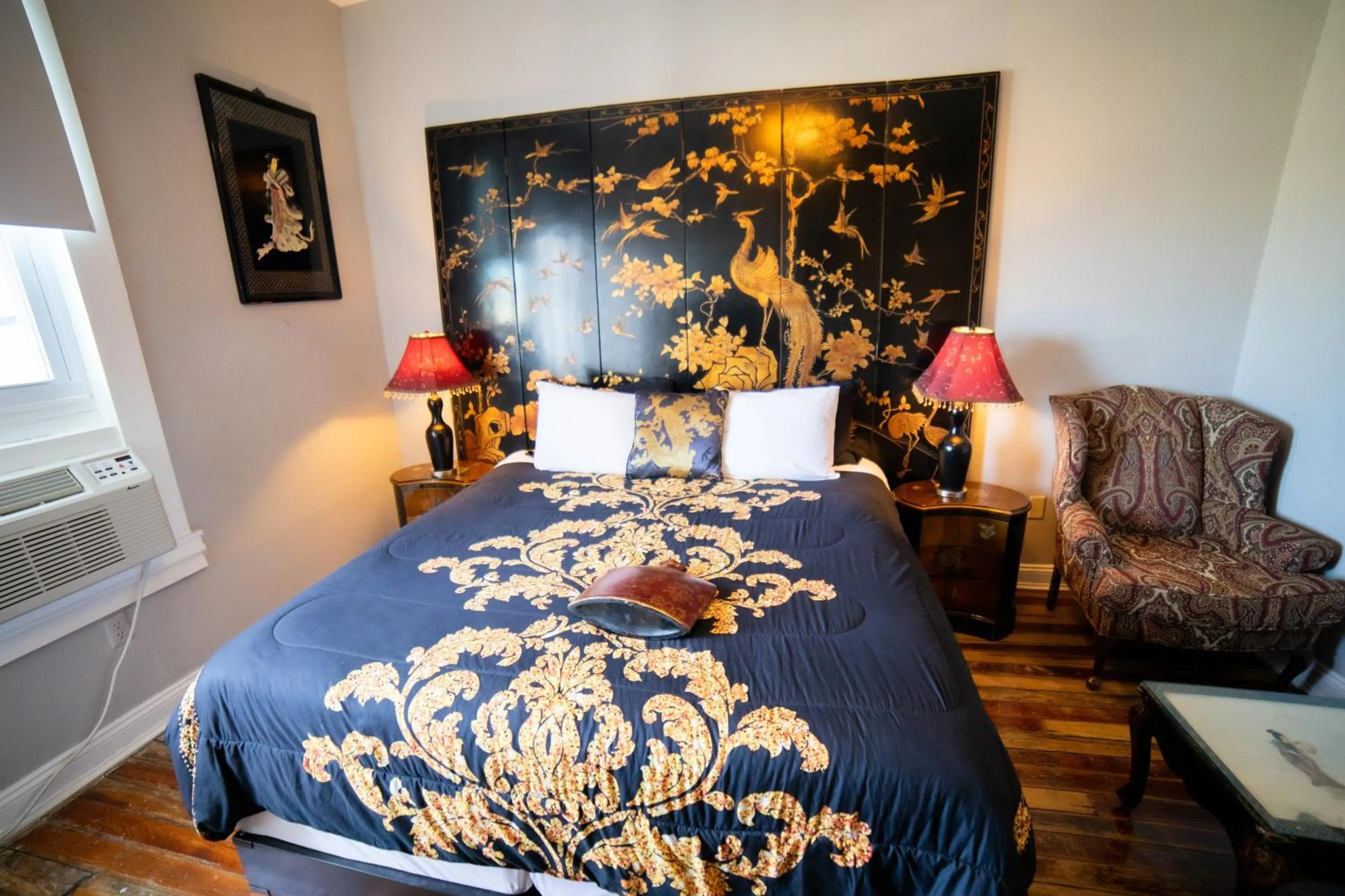 Bed in Oak Tree Hotel