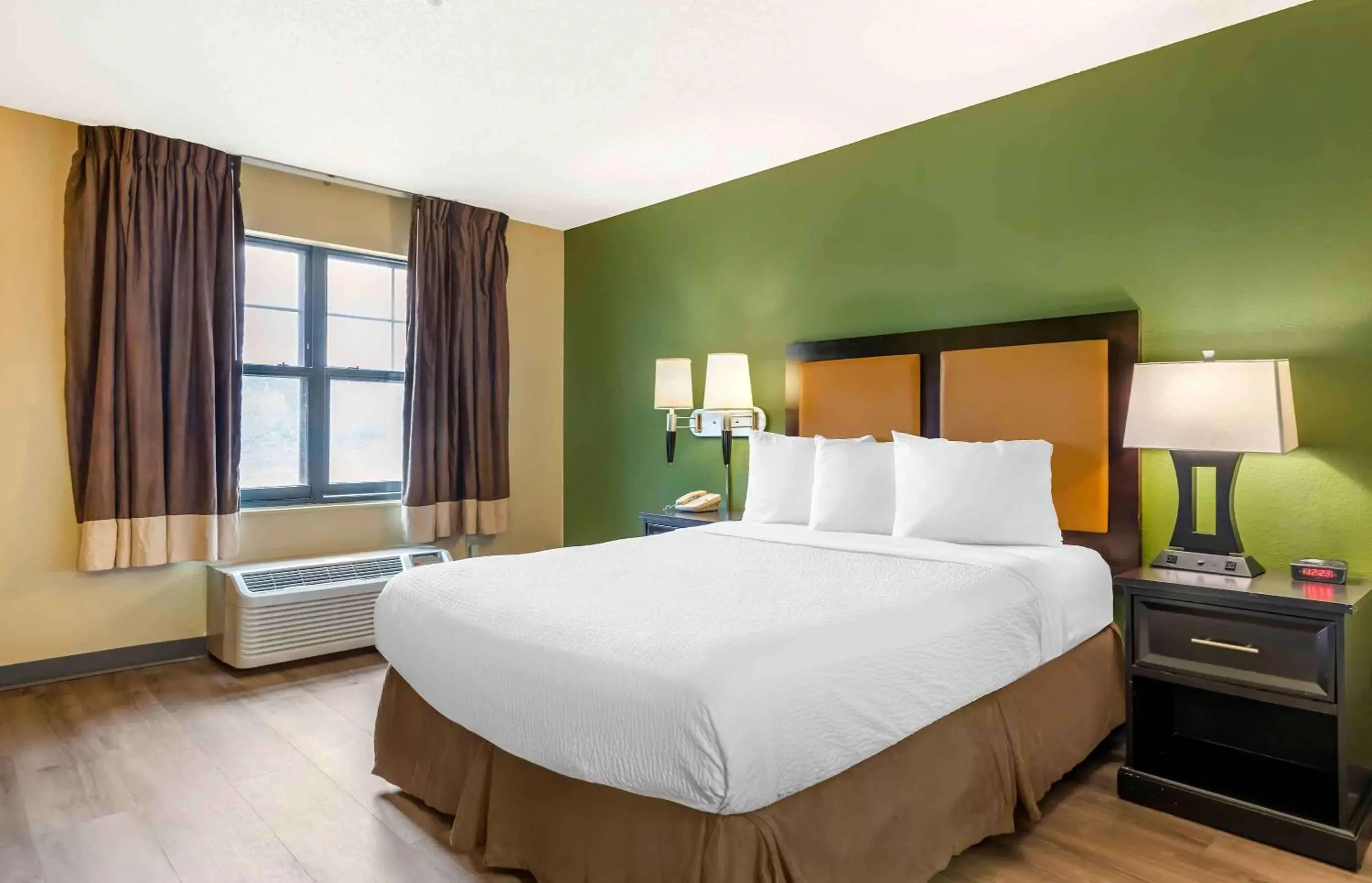 Queen studio with 1 Queen Bed - Disability Access/Non-Smoking in Extended Stay America Suites - Minneapolis - Woodbury Queen studio with 1 Queen Bed - Disability Access/Non-Smoking in Extended Stay America Suites - Minneapolis - Woodbury