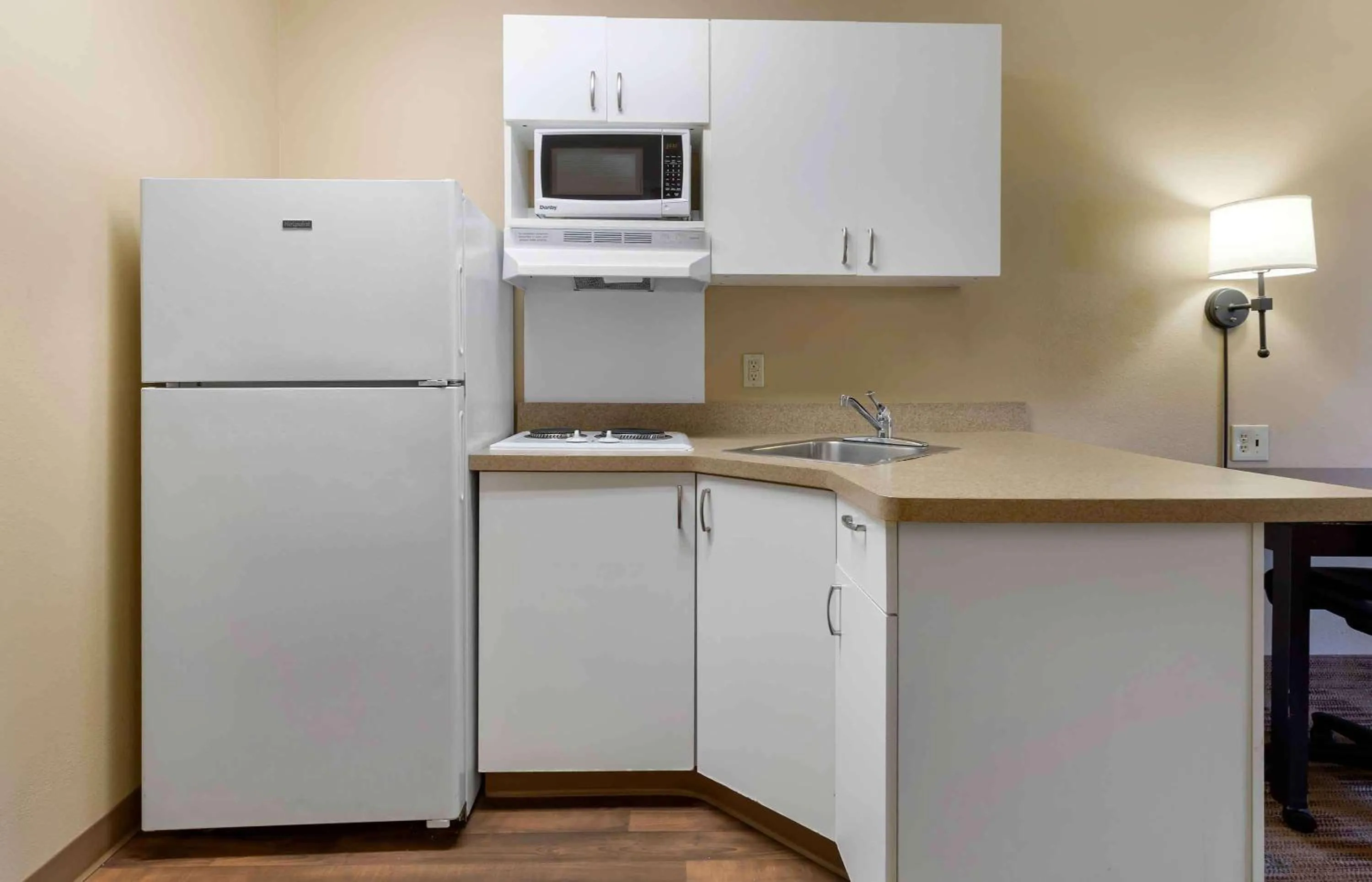 Kitchen or kitchenette in Extended Stay America Suites - Washington, DC - Herndon - Dulles