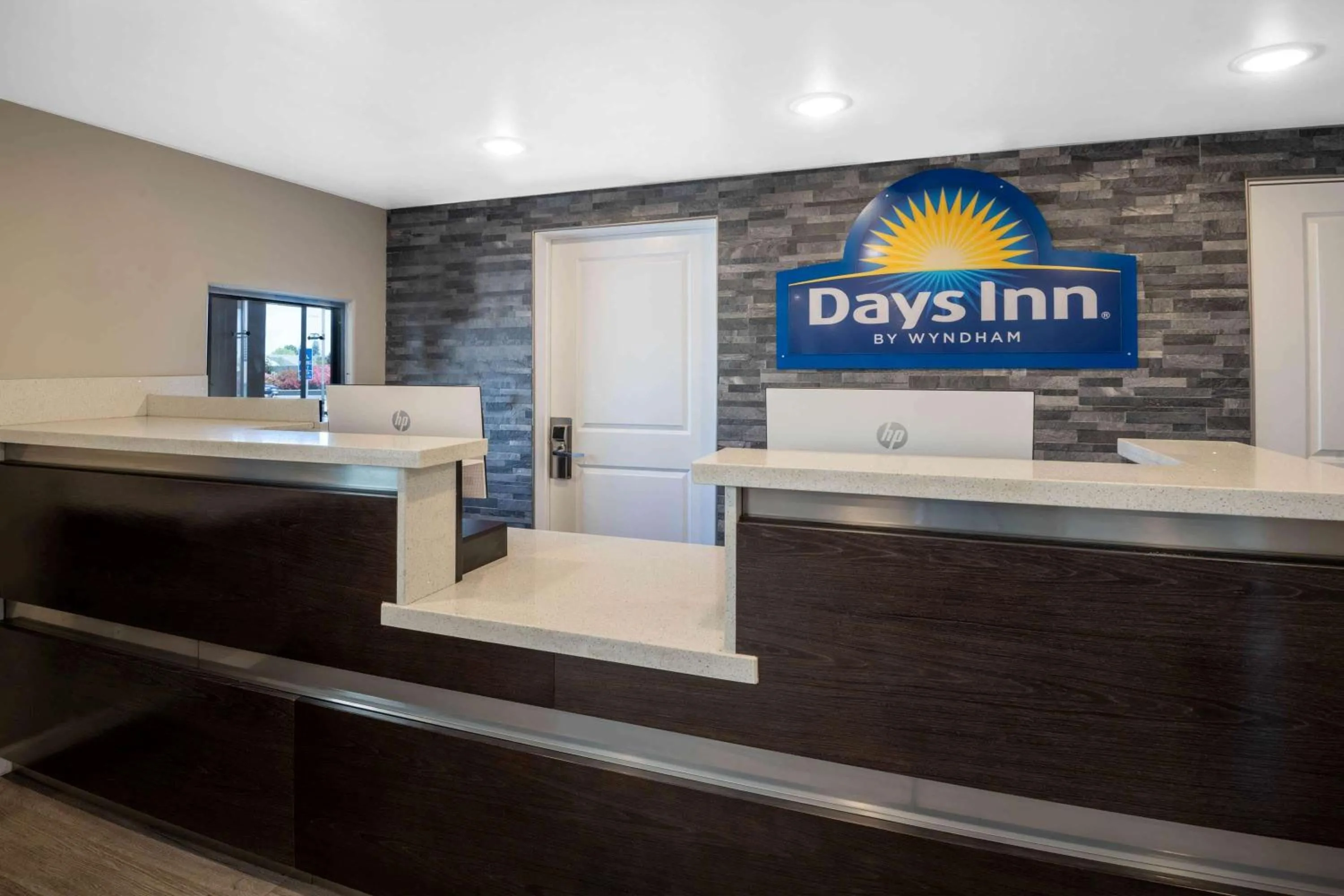 Lobby or reception in Days Inn by Wyndham Galt - Elk Grove South