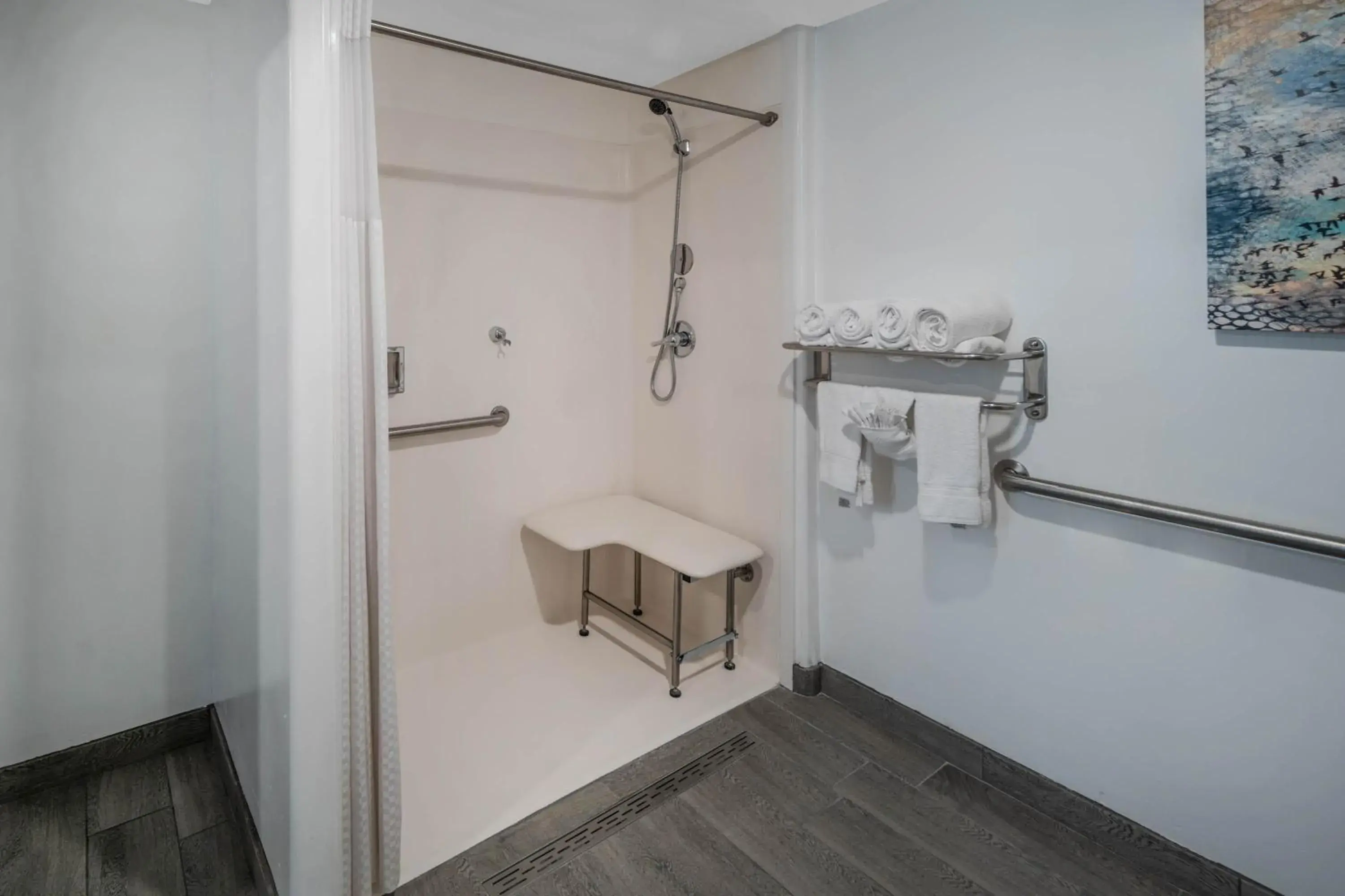 1 Queen Bed, Mobility/Hearing Impaired Accessible Studio Suite, Non-Smoking in Days Inn by Wyndham Galt - Elk Grove South 1 Queen Bed, Mobility/Hearing Impaired Accessible Studio Suite, Non-Smoking in Days Inn by Wyndham Galt - Elk Grove South