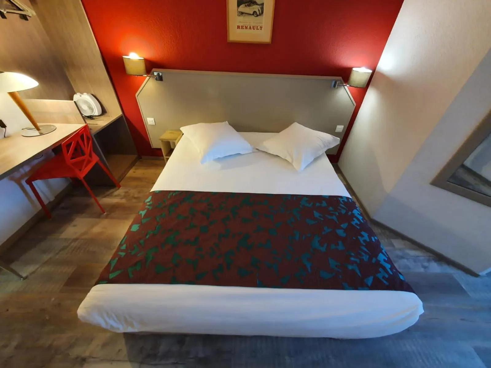 Bed in Doubs Hotel - Besançon Ecole Valentin