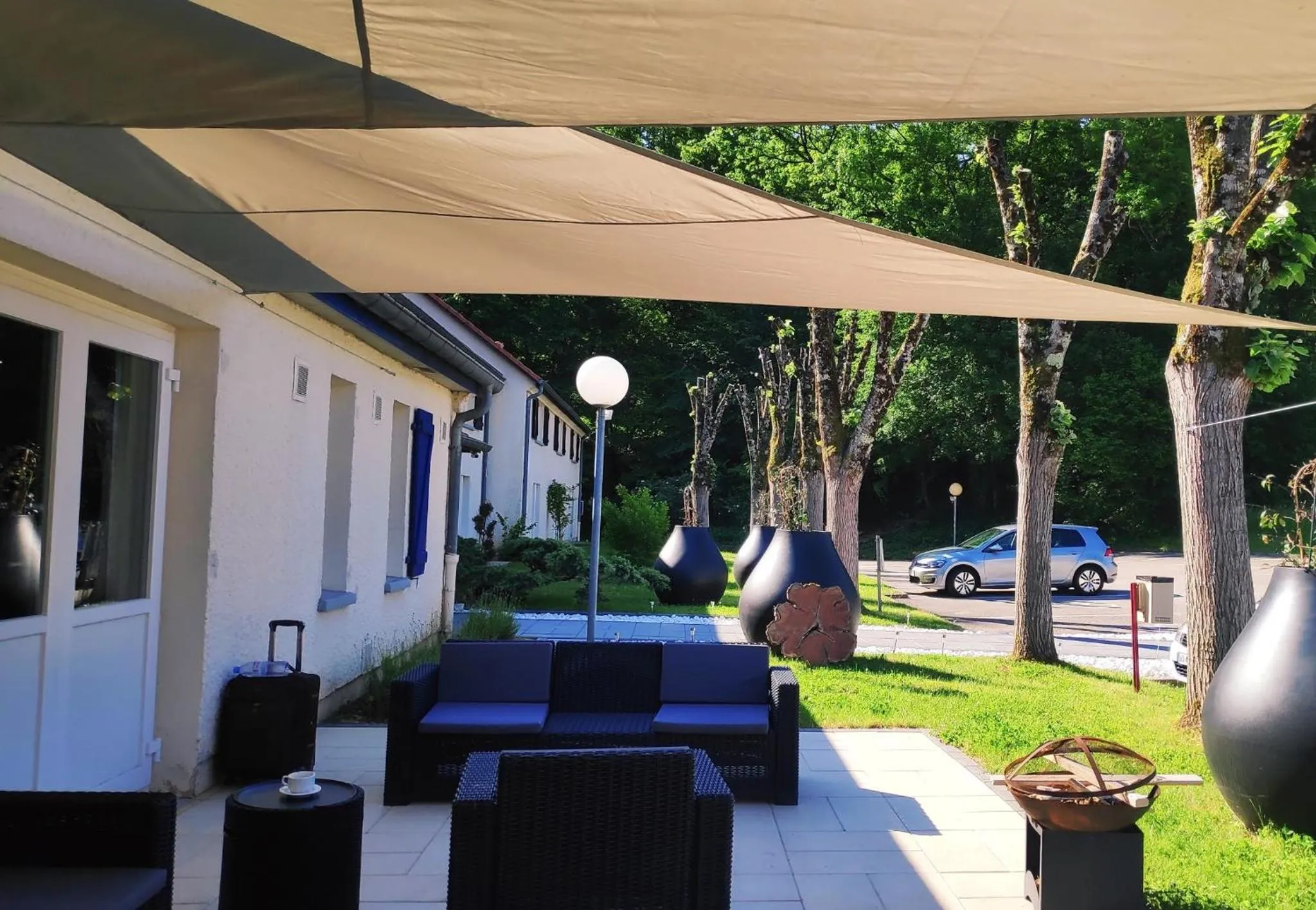 Patio in Doubs Hotel - Besançon Ecole Valentin