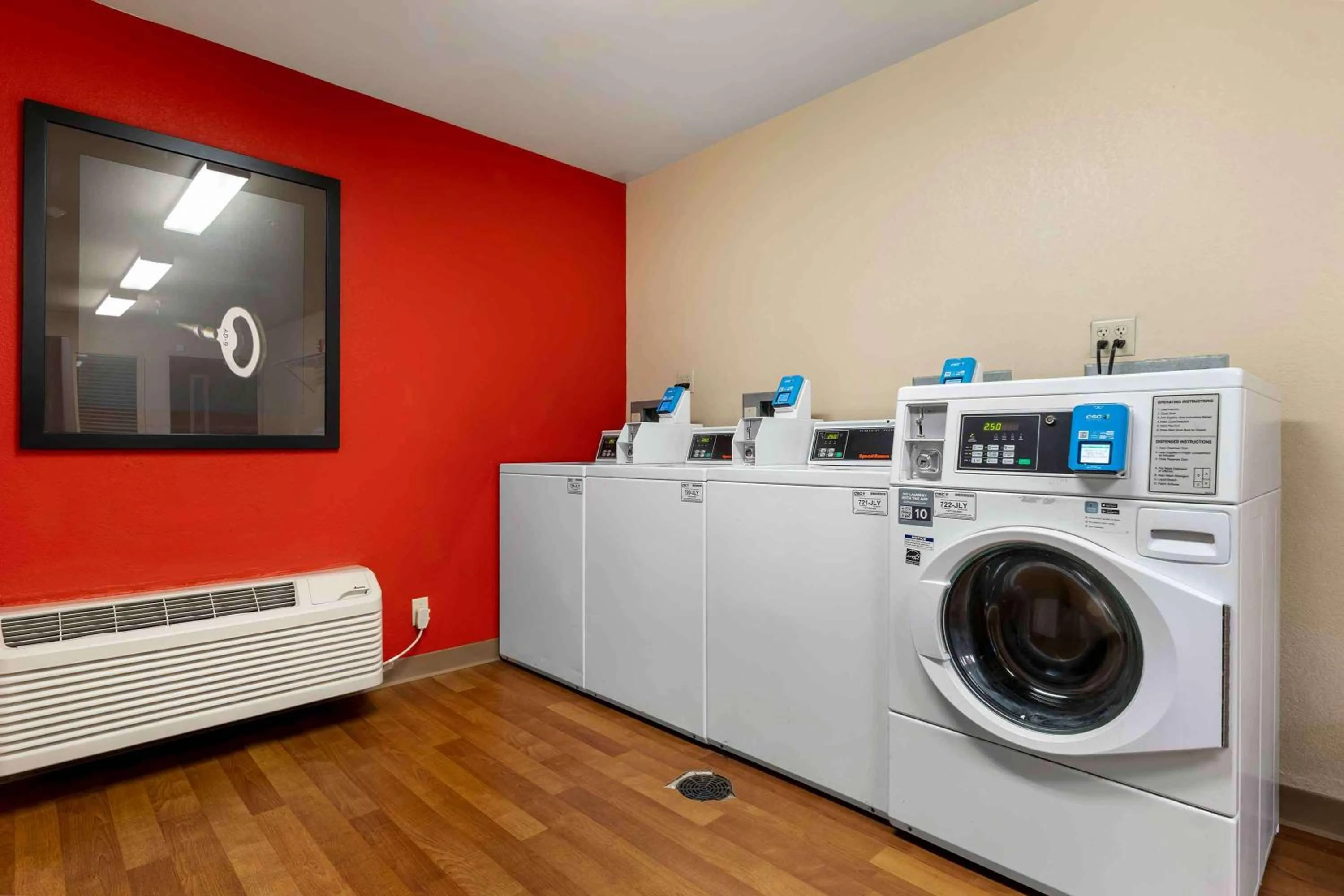 Property building in Extended Stay America Select Suites - Chicago - Hanover Park