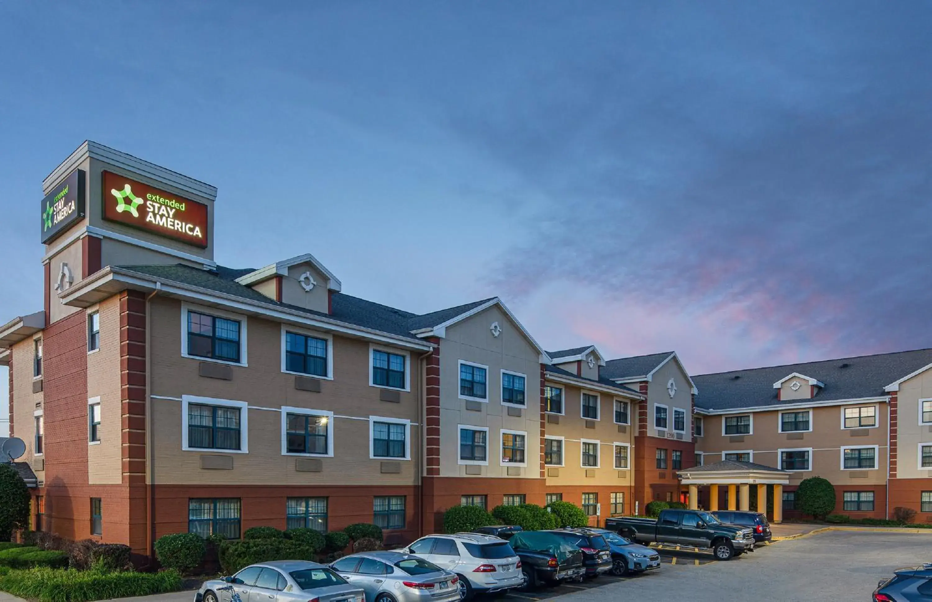 Property building in Extended Stay America Suites - Chicago - Woodfield Mall Property building in Extended Stay America Suites - Chicago - Woodfield Mall