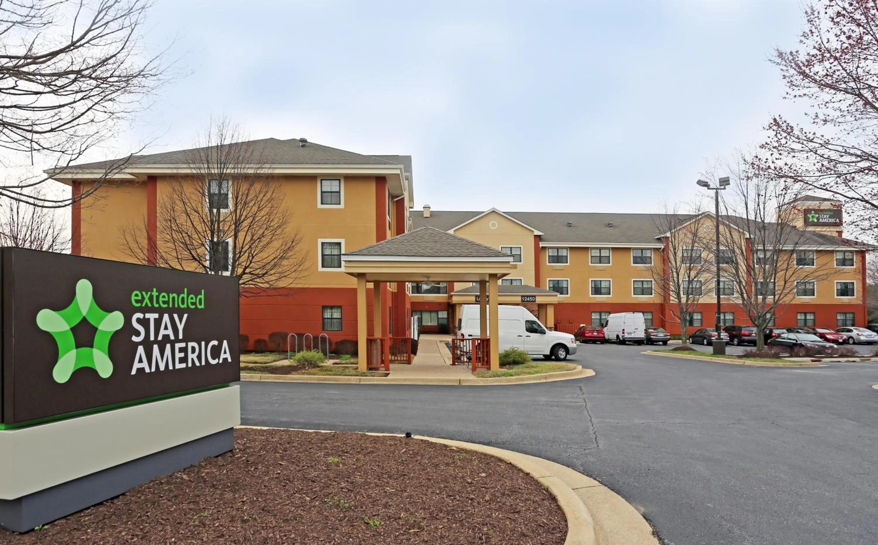 Property building in Extended Stay America Suites - Washington DC Germantown Milestone