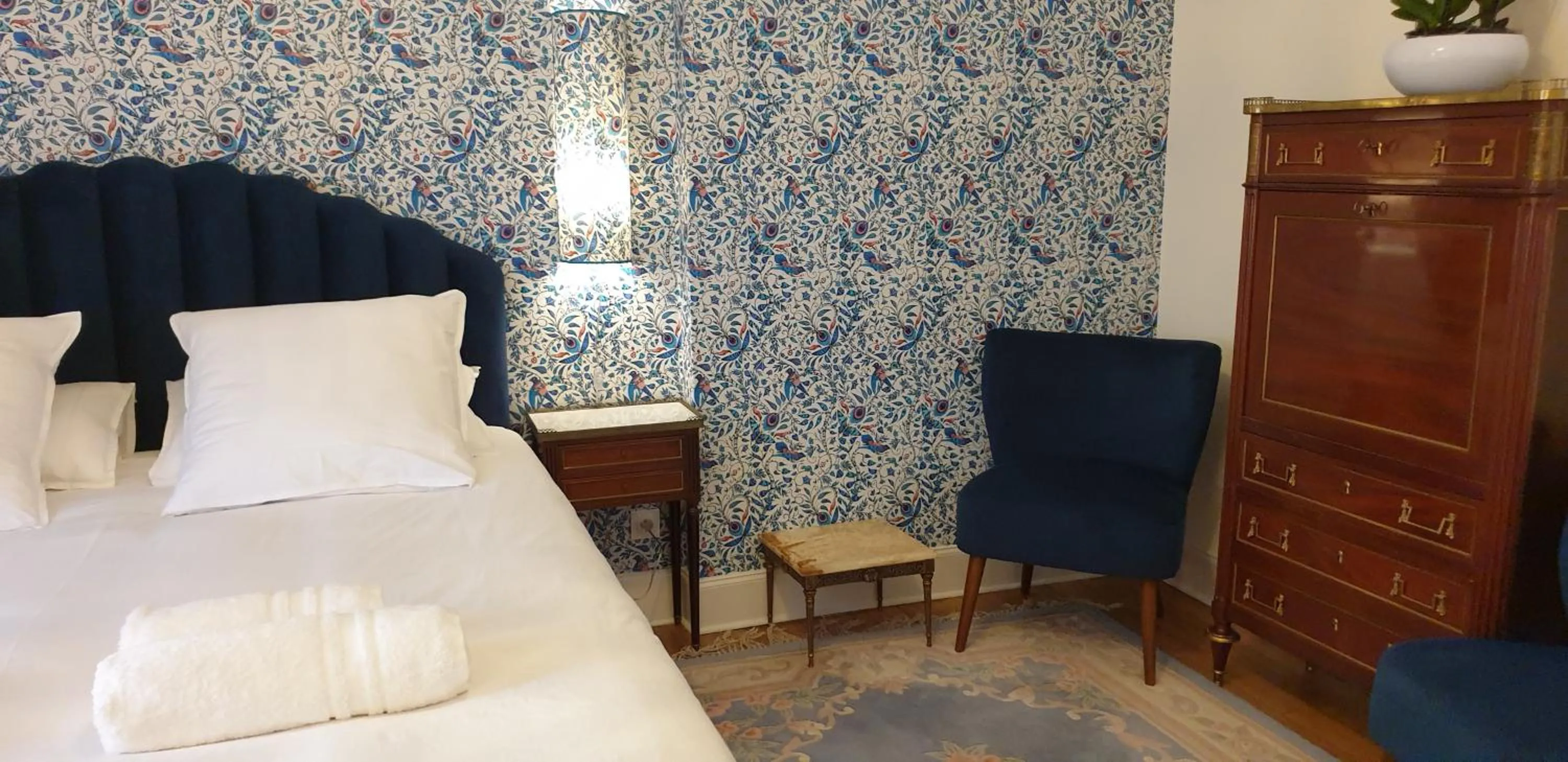 Photo of the whole room, Bed in LA MAISON LEONARD