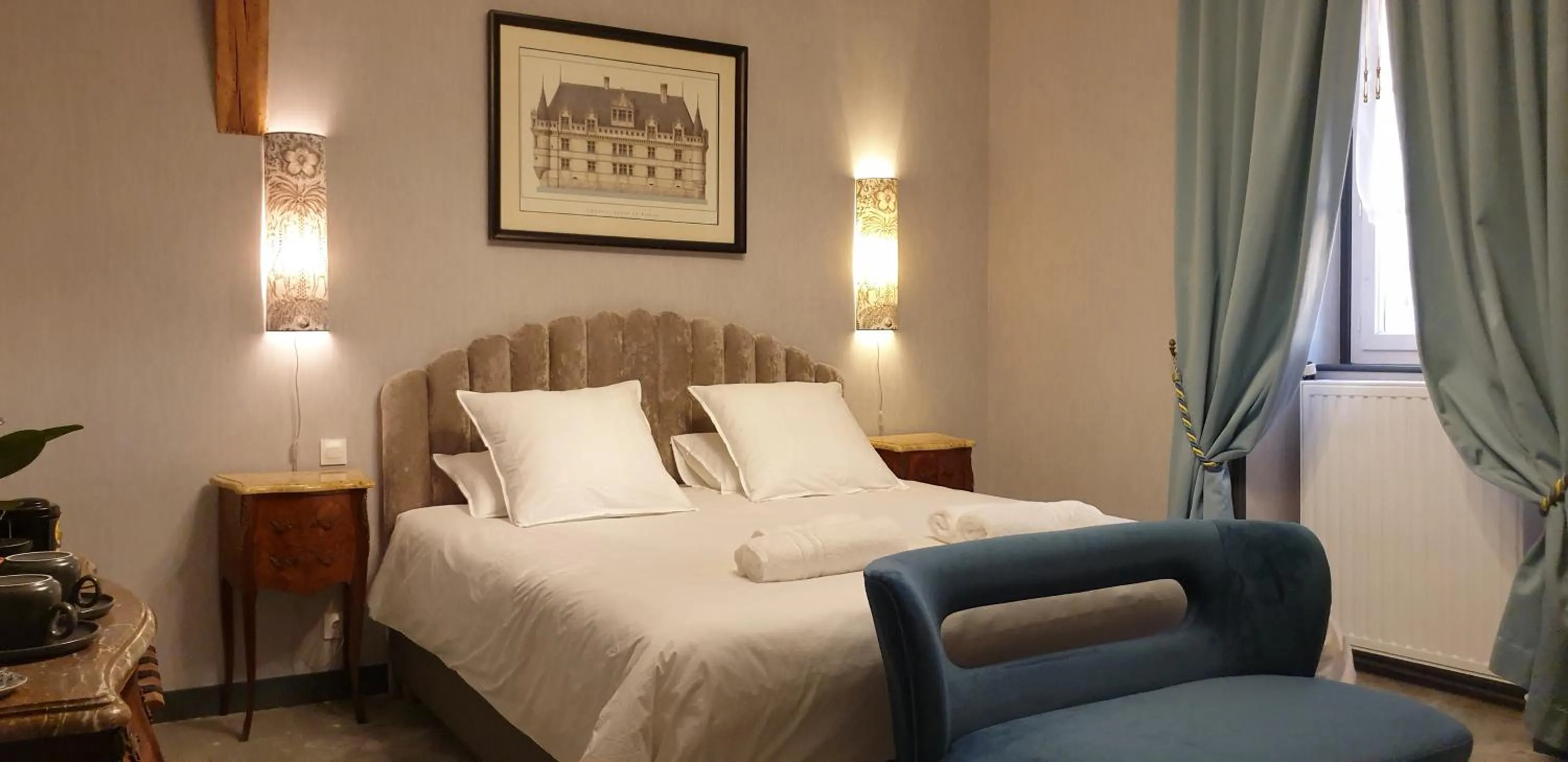 Photo of the whole room, Bed in LA MAISON LEONARD