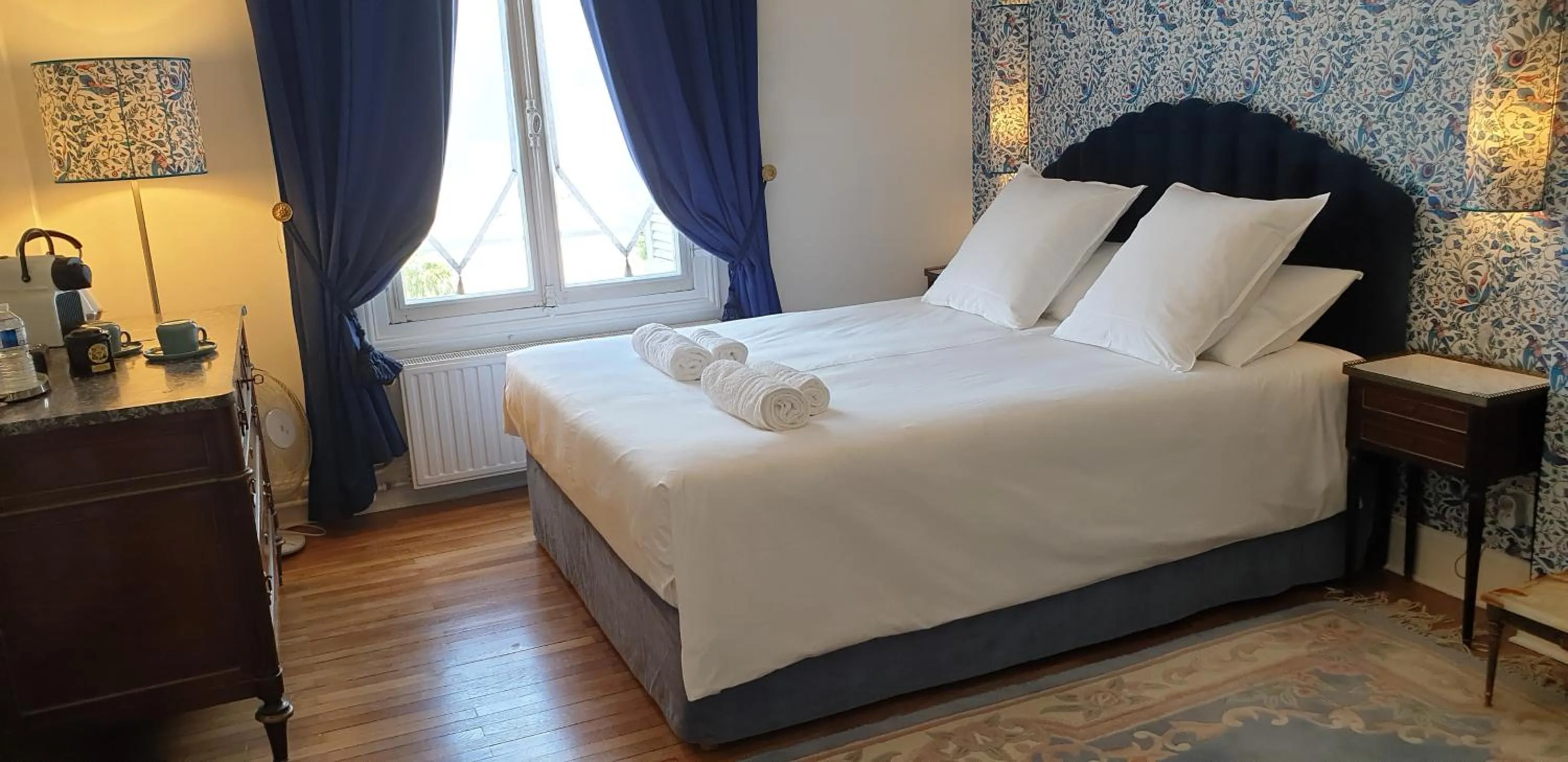 Photo of the whole room, Bed in LA MAISON LEONARD