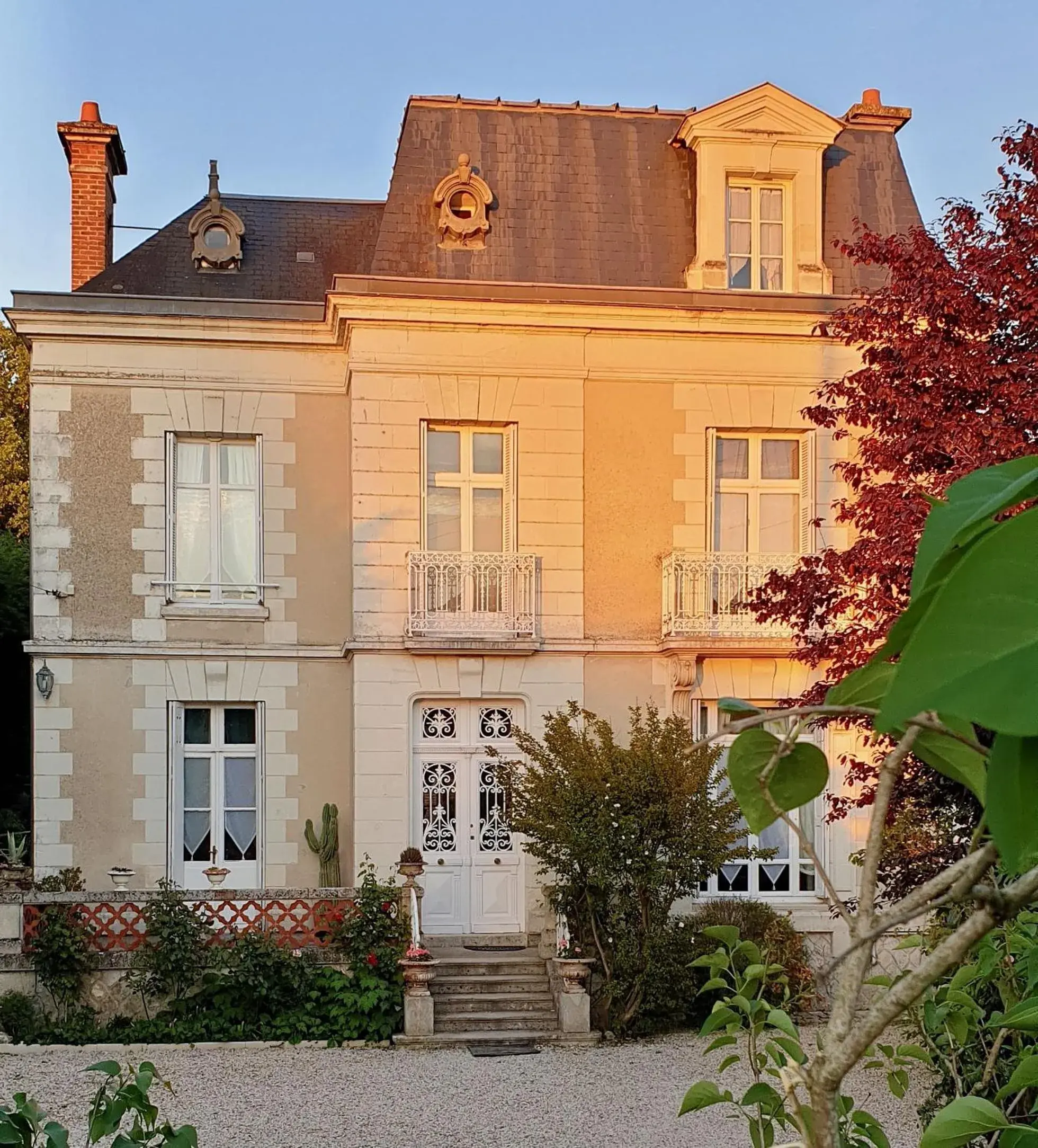 LA MAISON LEONARD LA MAISON LEONARD