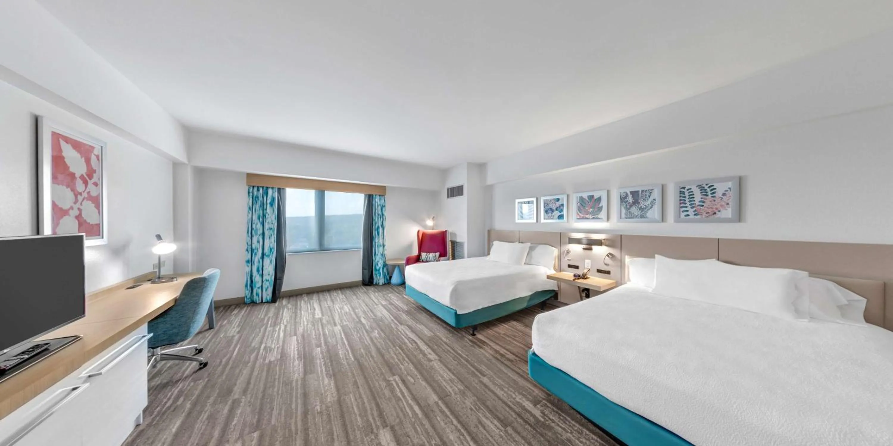 Photo of the whole room, Bed in Hilton Garden Inn Ithaca