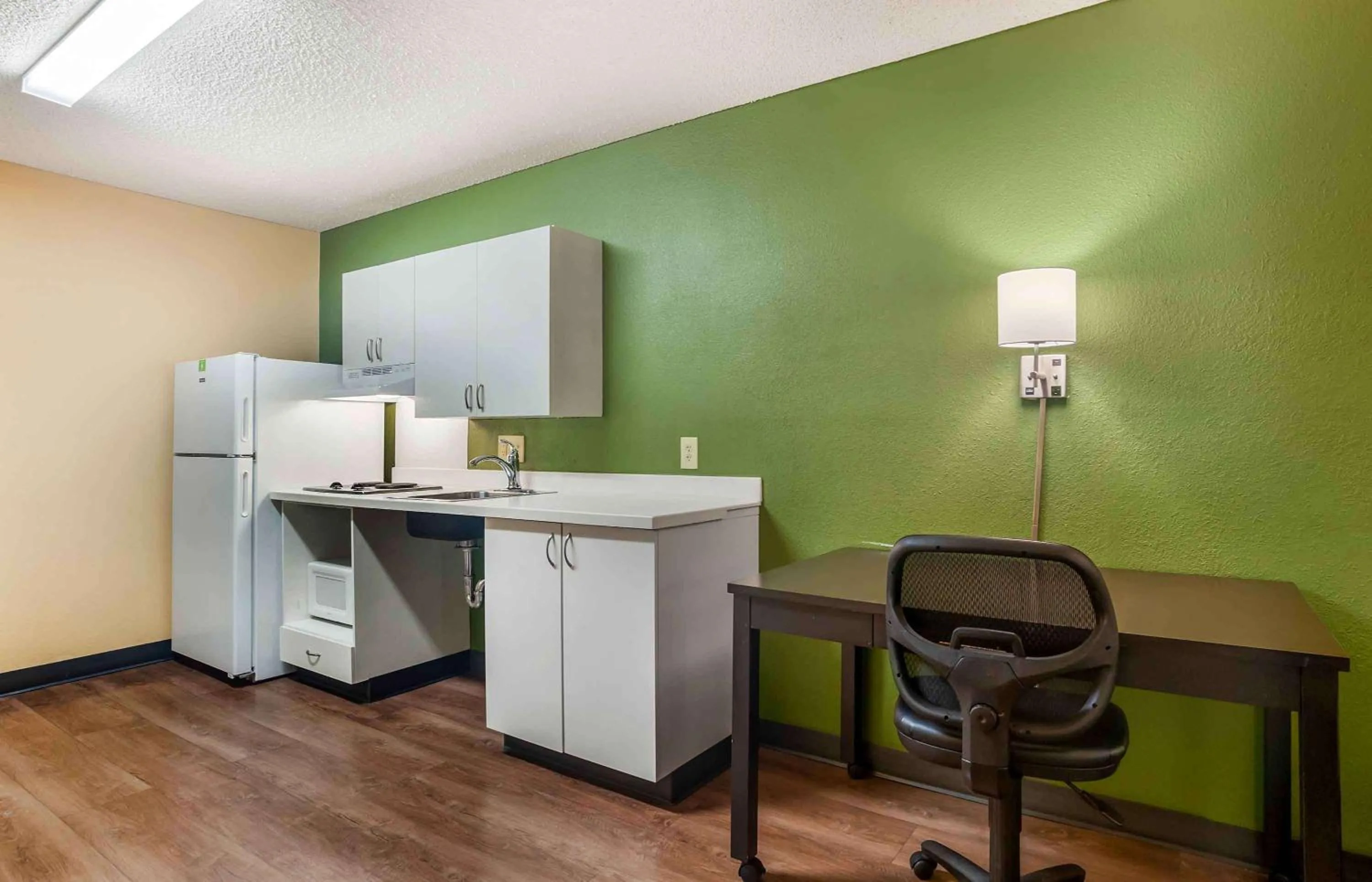 Kitchen or kitchenette in Extended Stay America Suites - Palm Springs - Airport