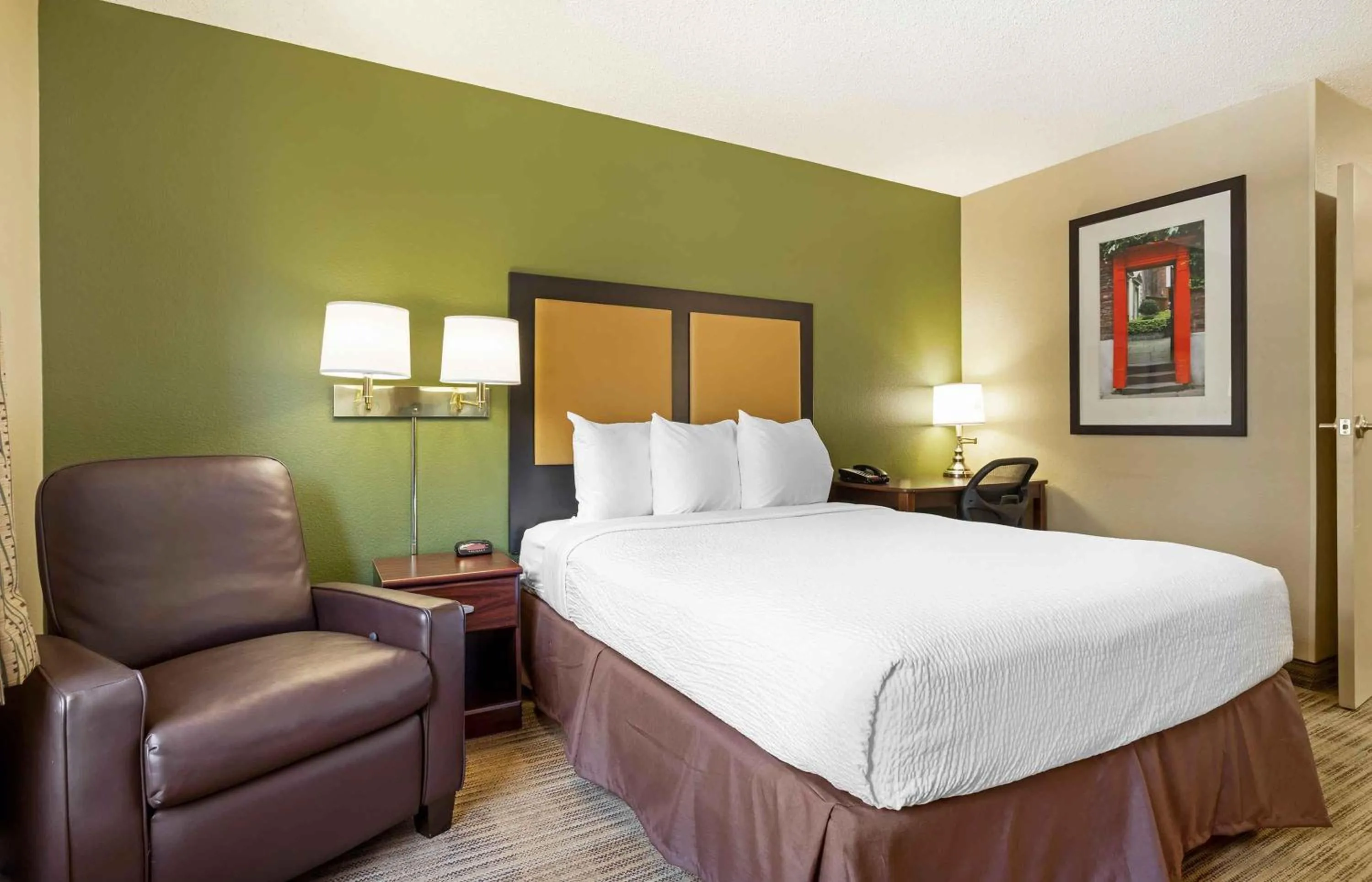 Bedroom, Bed in Extended Stay America Select Suites - Houston - Willowbrook - HWY 249