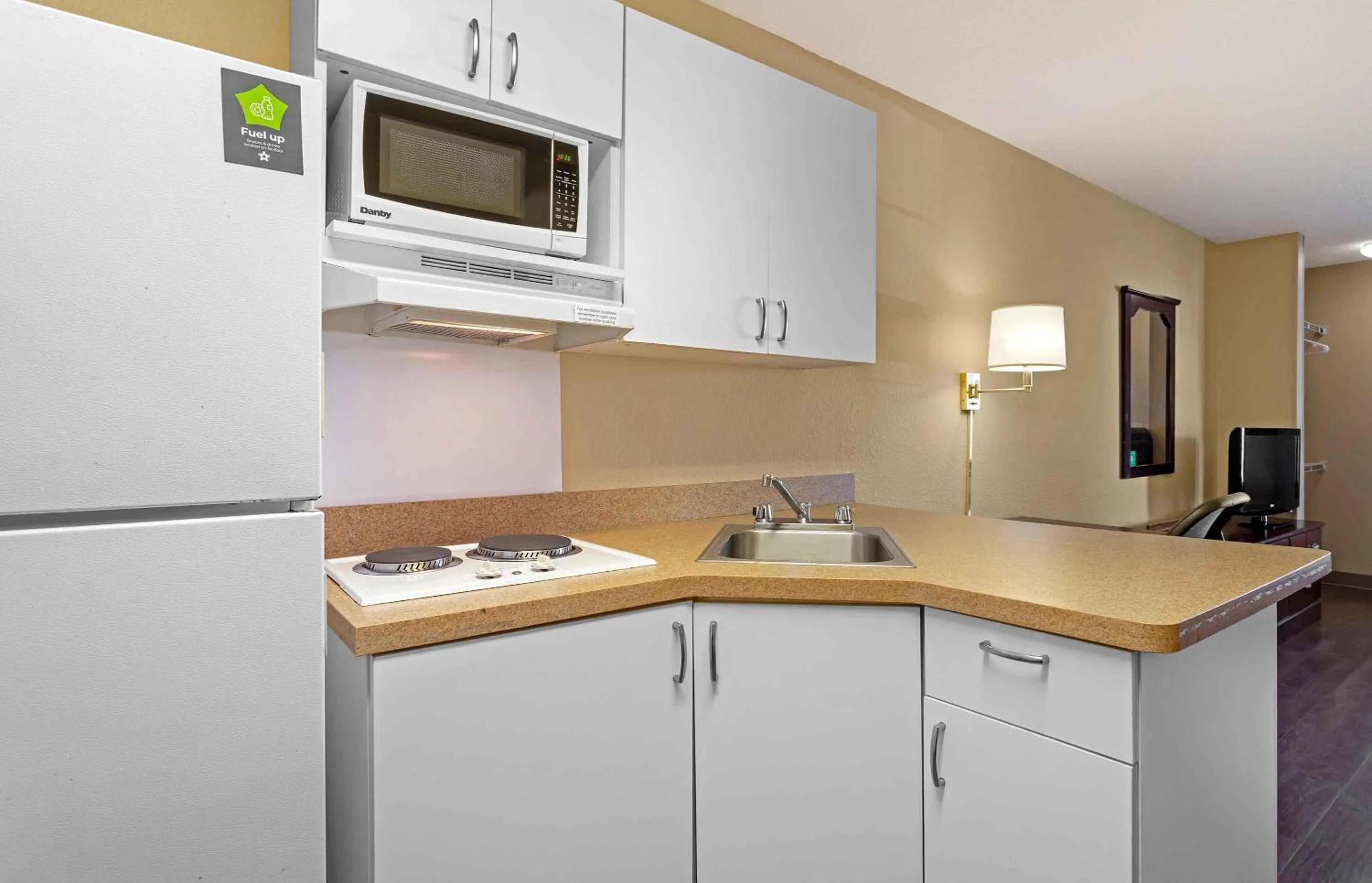 Kitchen or kitchenette in Extended Stay America Select Suites - Houston - Willowbrook - HWY 249