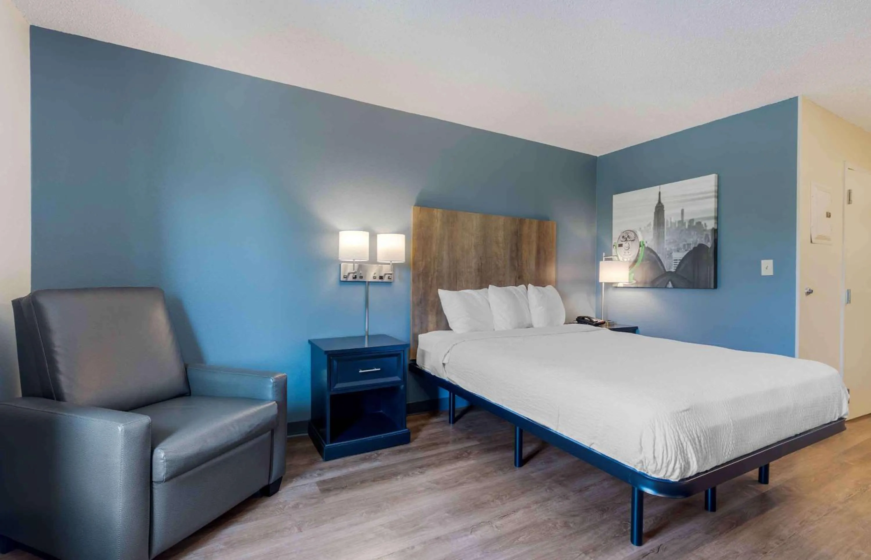 Bedroom, Bed in Extended Stay America Select Suites - Dallas - Lewisville