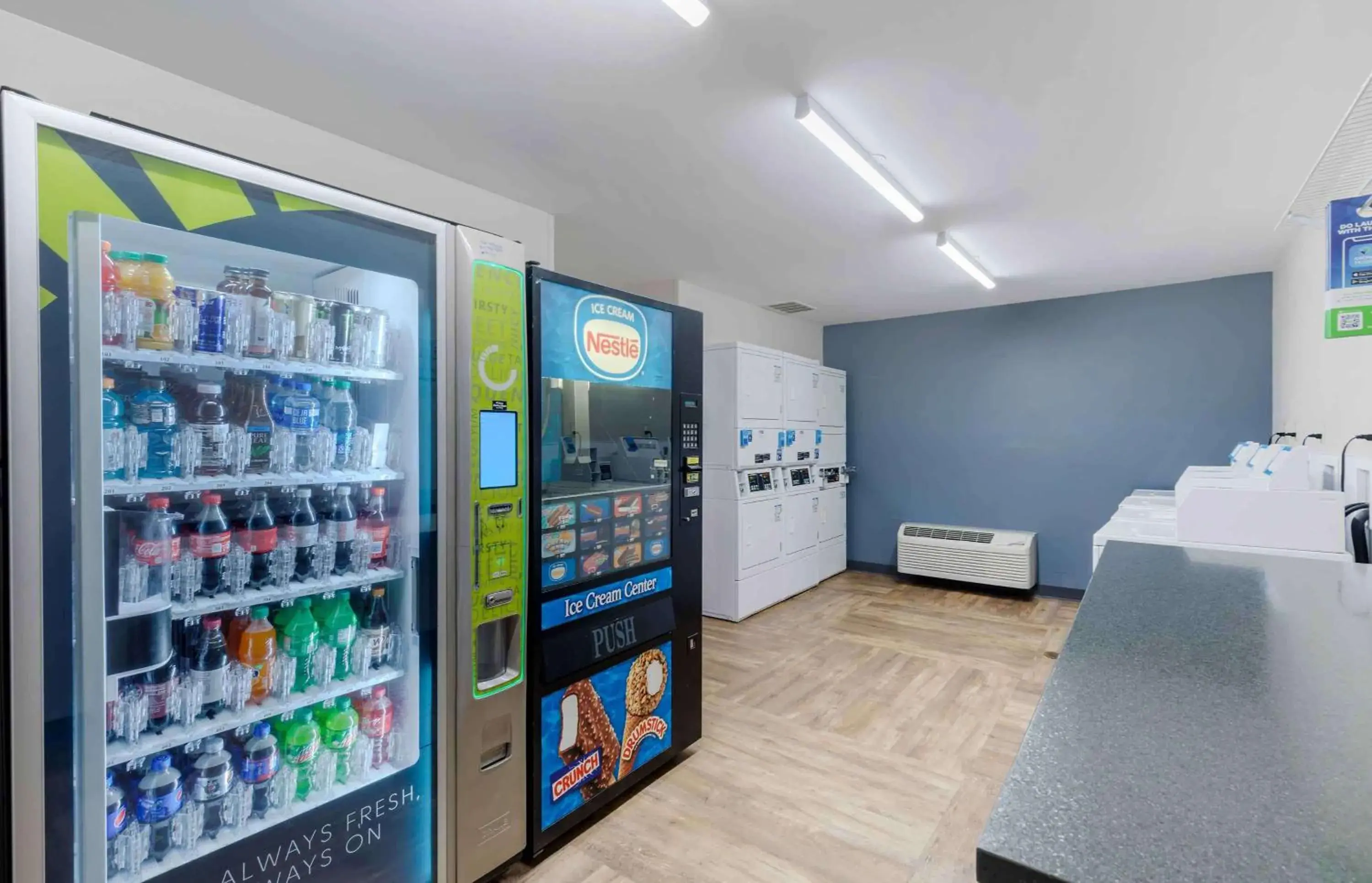 Property building in Extended Stay America Select Suites - Dallas - Lewisville Property building in Extended Stay America Select Suites - Dallas - Lewisville