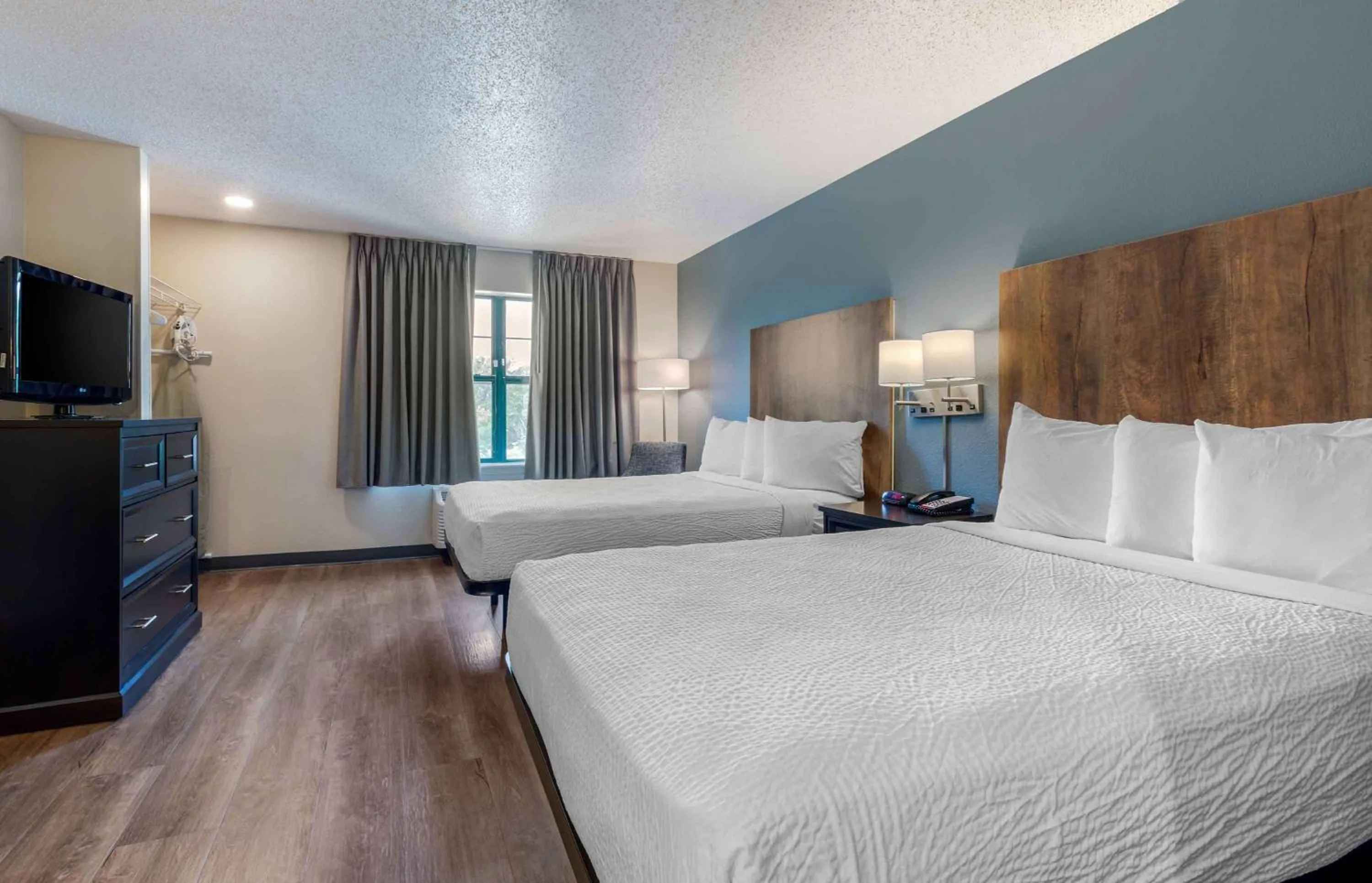 Bedroom, Bed in Extended Stay America Select Suites - Dallas - Lewisville