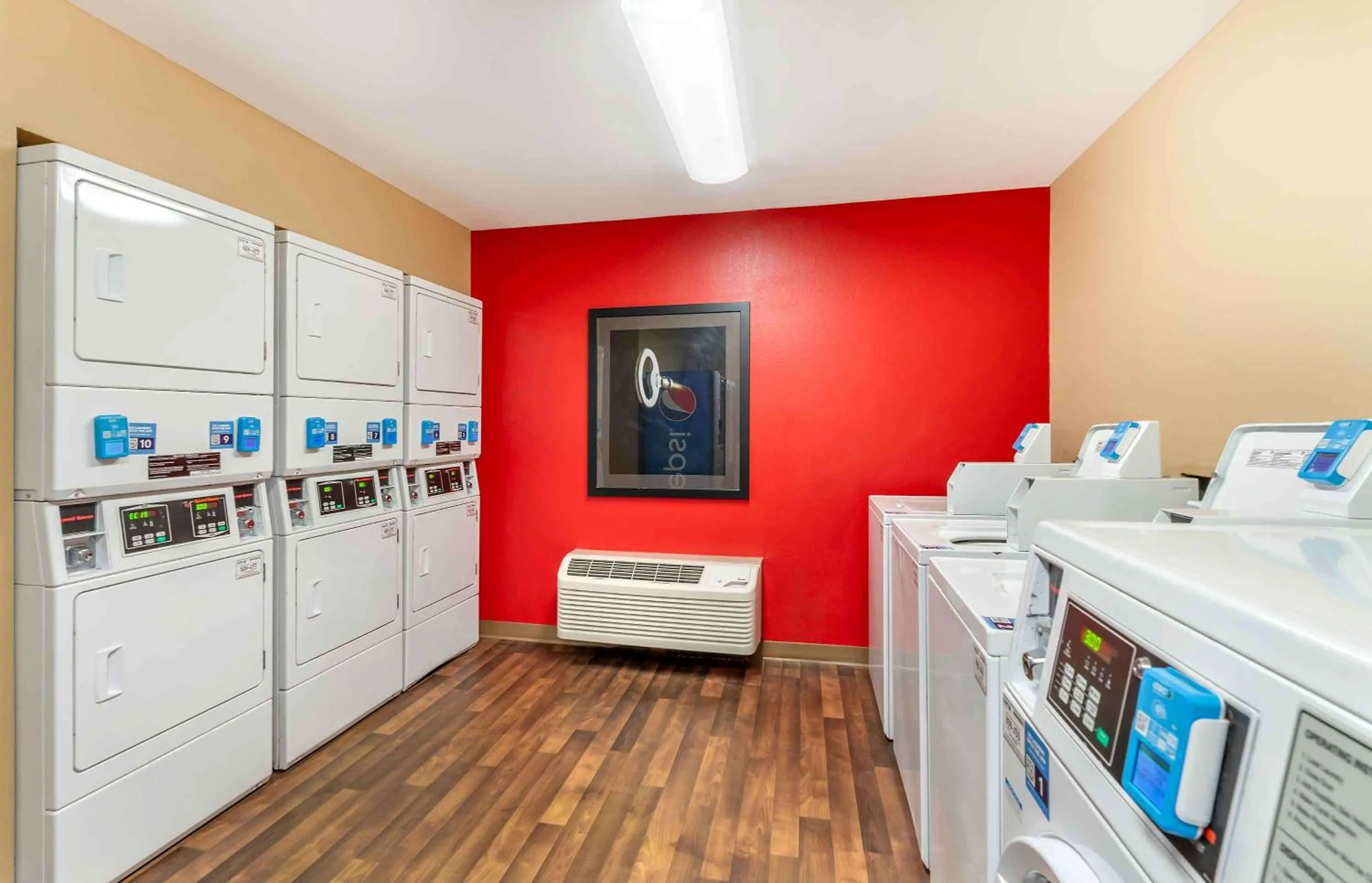 Property building in Extended Stay America Suites - Hampton - Coliseum