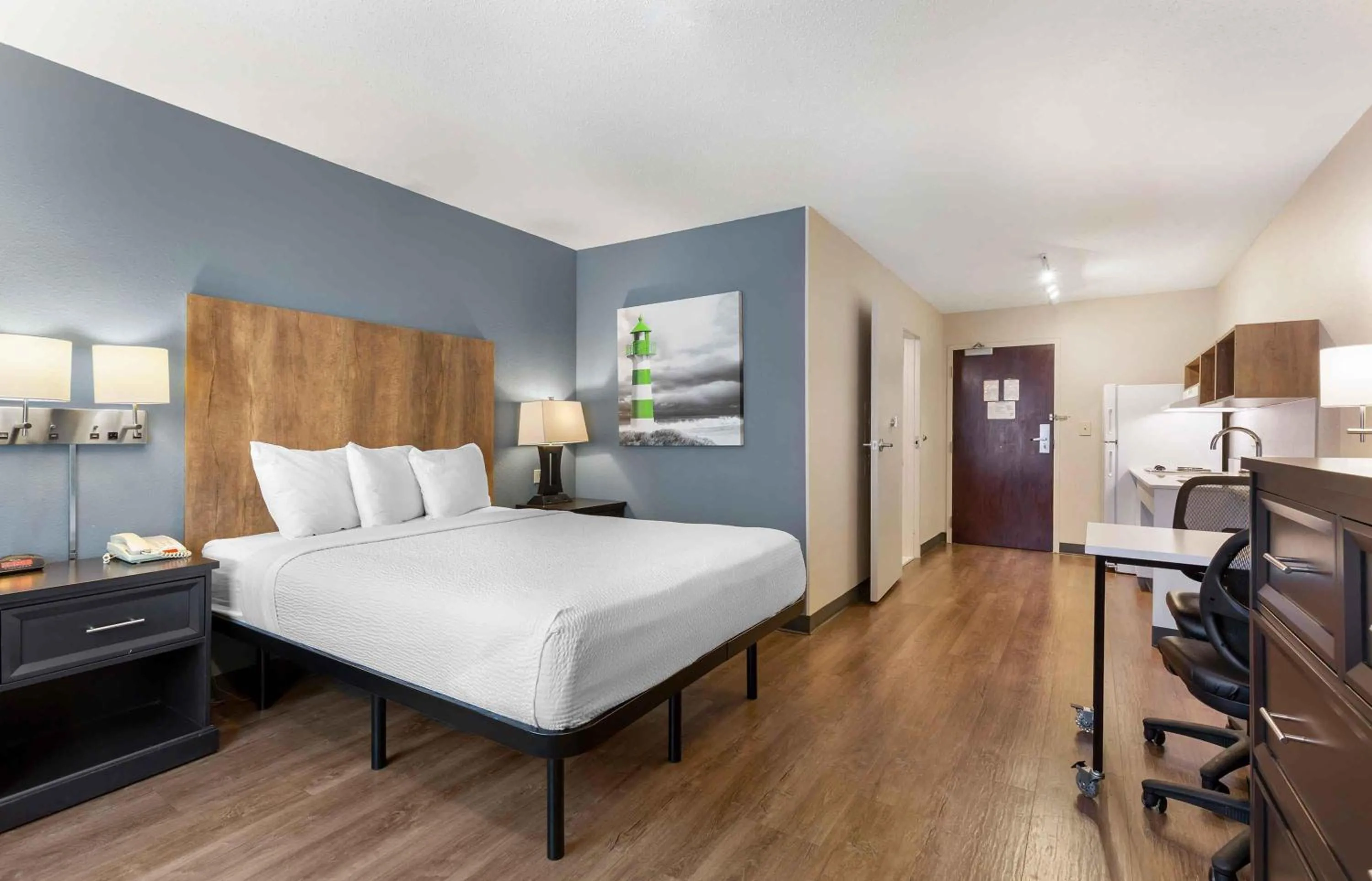 Bedroom, Bed in Extended Stay America Suites - Washington, DC - Alexandria - Landmark