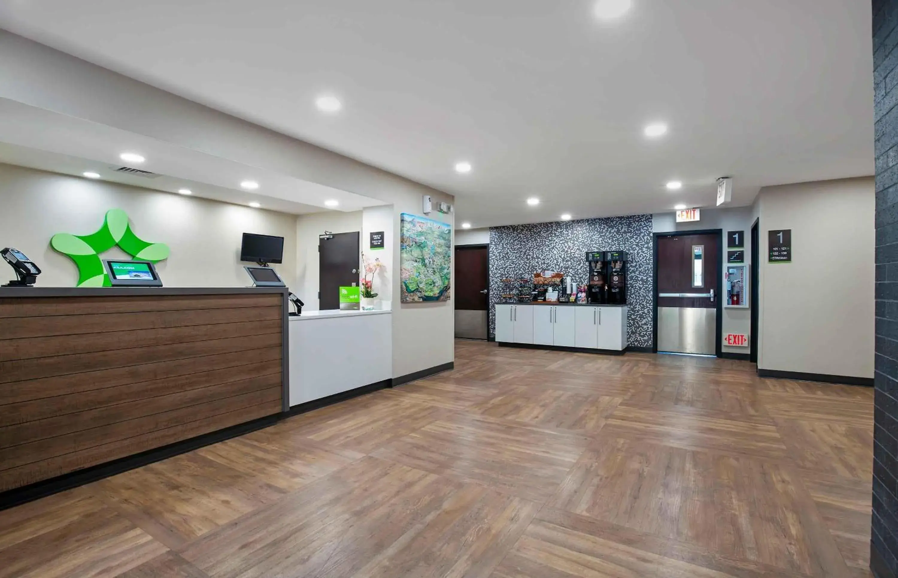 Lobby or reception in Extended Stay America Suites - Washington, DC - Alexandria - Landmark Lobby or reception in Extended Stay America Suites - Washington, DC - Alexandria - Landmark