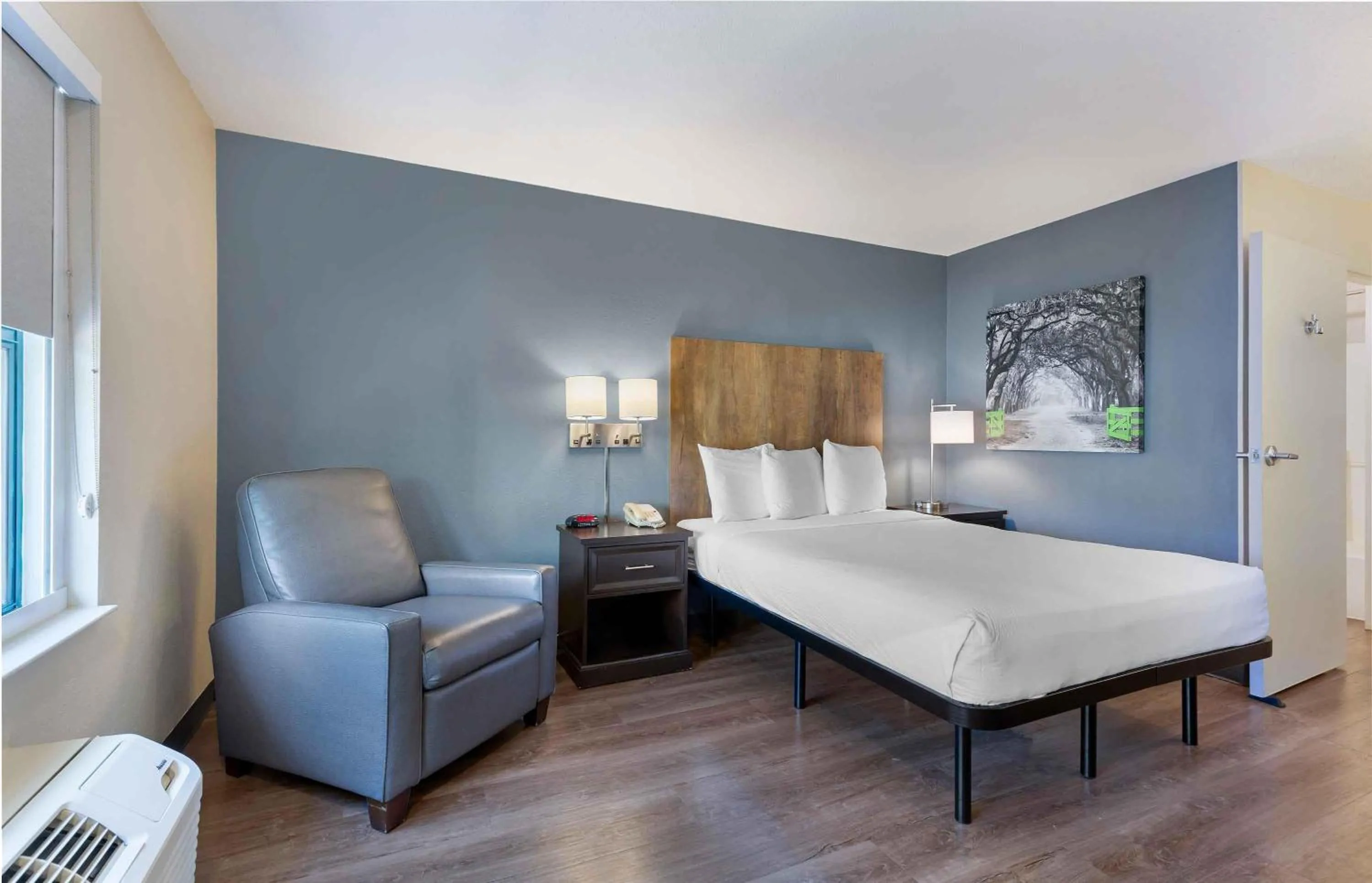 Bedroom, Bed in Extended Stay America Suites - Washington, DC - Alexandria - Landmark