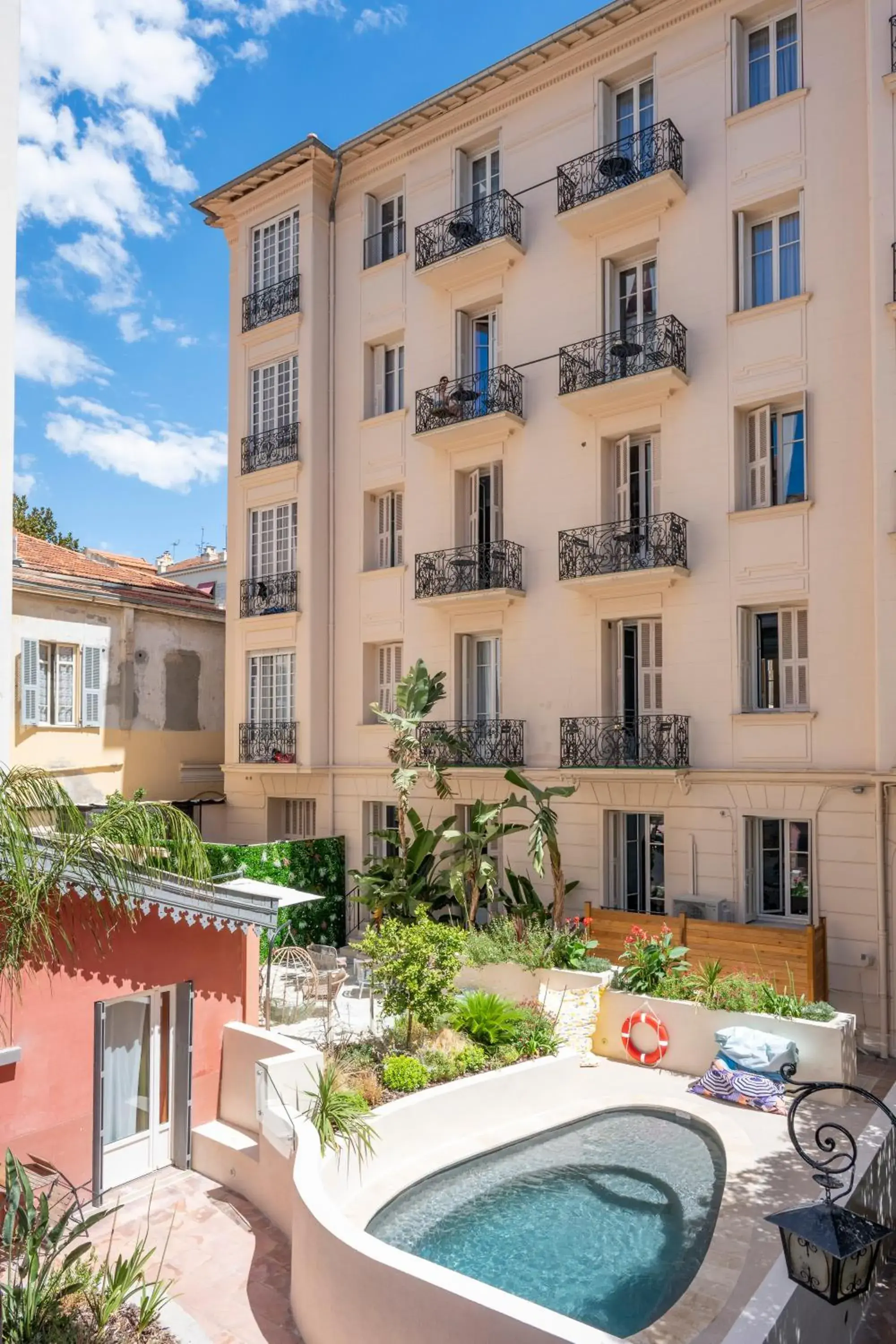 Property building in Nice Excelsior Centre ville by HappyCulture Property building in Nice Excelsior Centre ville by HappyCulture