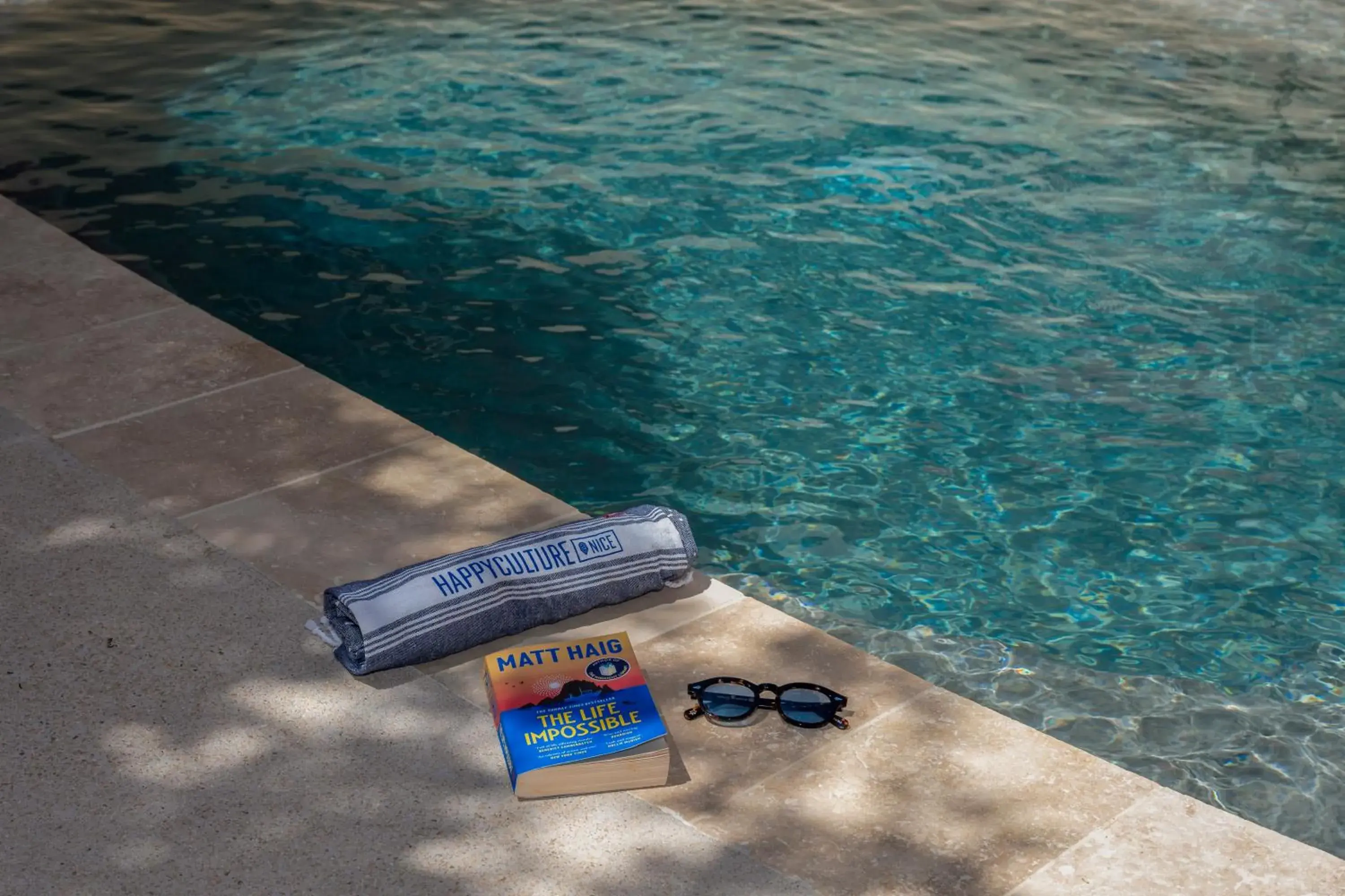 Swimming pool in Nice Excelsior Centre ville by HappyCulture Swimming pool in Nice Excelsior Centre ville by HappyCulture