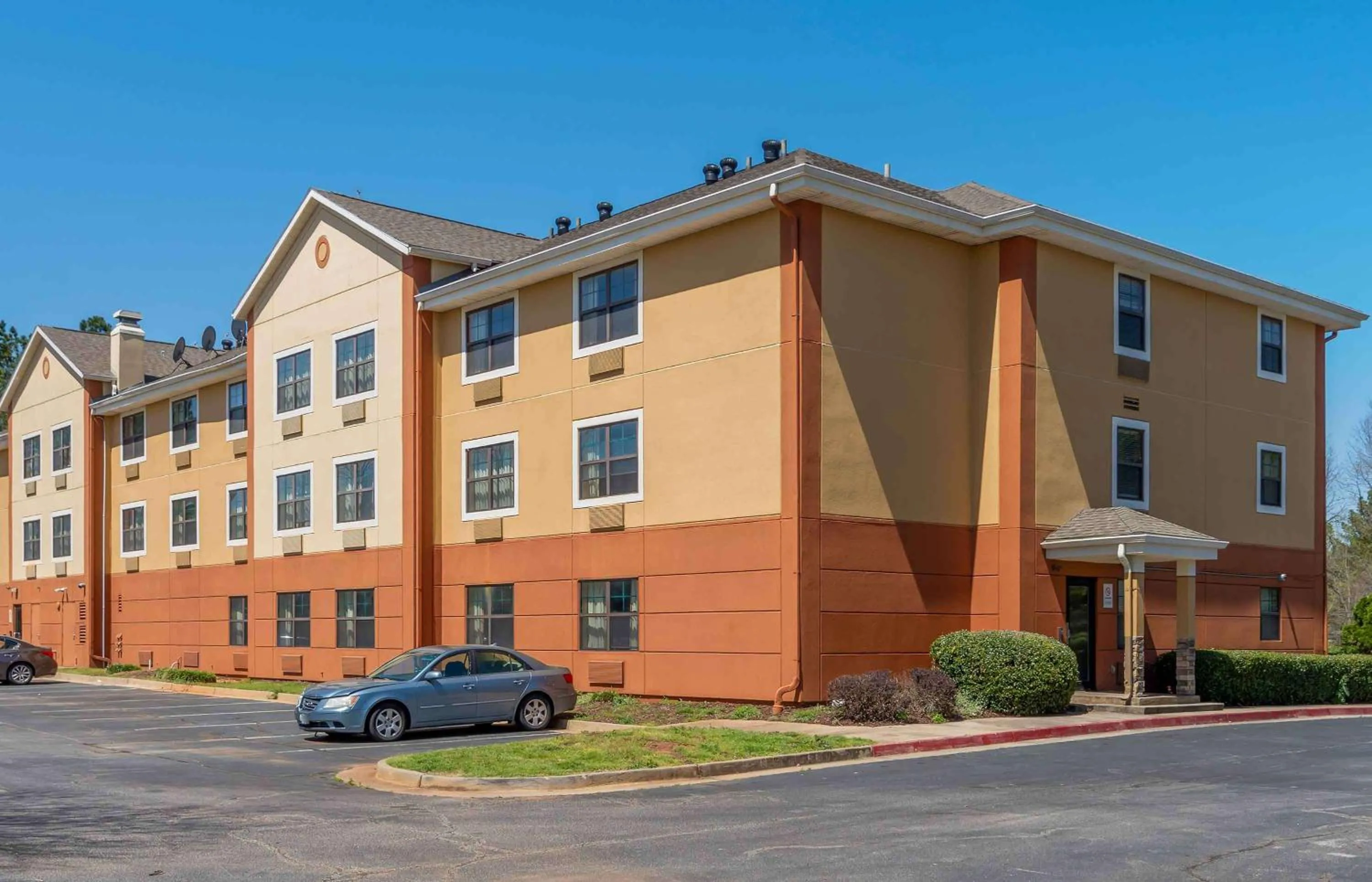 Property building in Extended Stay America Select Suites - Atlanta - Morrow