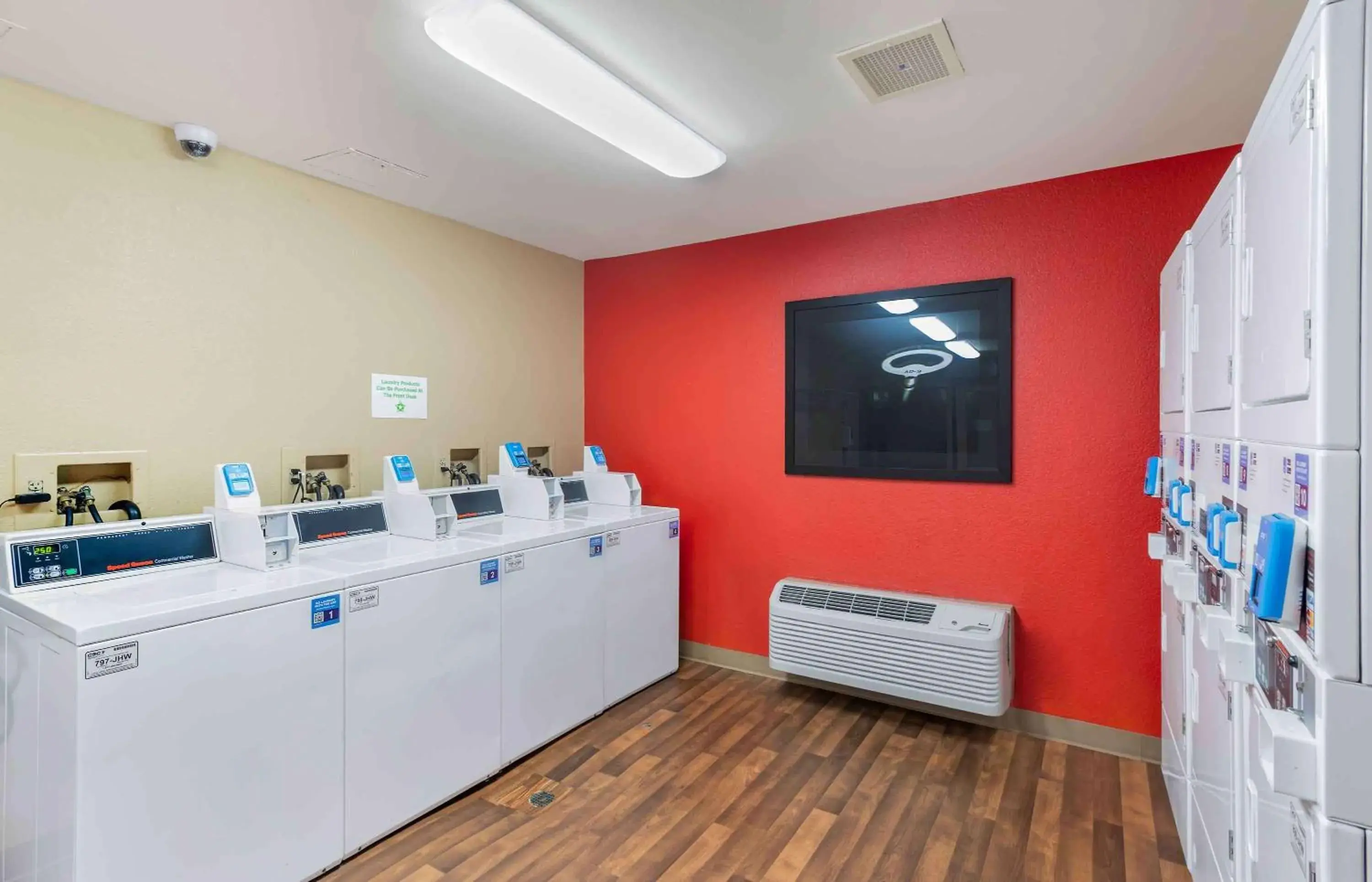 Property building in Extended Stay America Select Suites - Atlanta - Morrow Property building in Extended Stay America Select Suites - Atlanta - Morrow