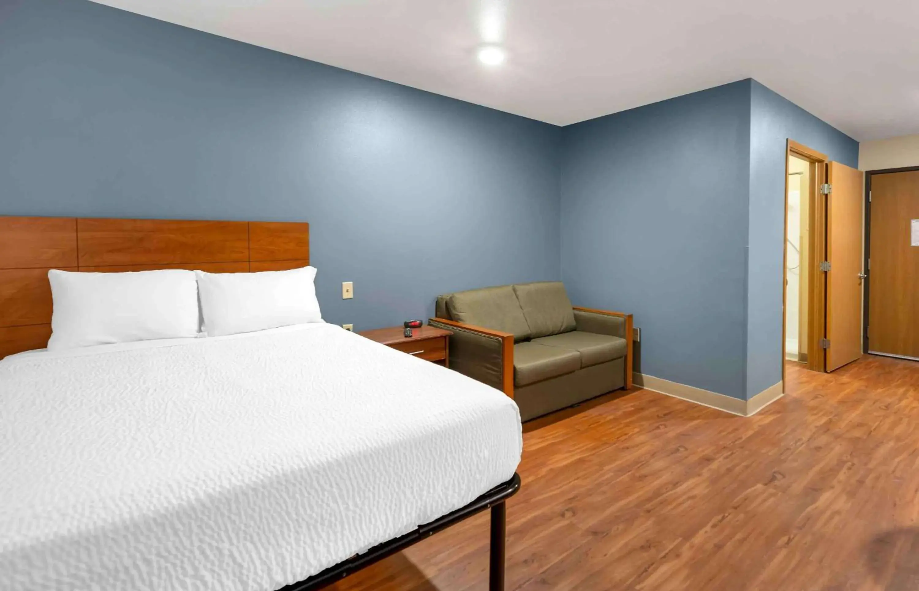 Bedroom, Bed in Extended Stay America Select Suites - Lubbock - West Bedroom, Bed in Extended Stay America Select Suites - Lubbock - West