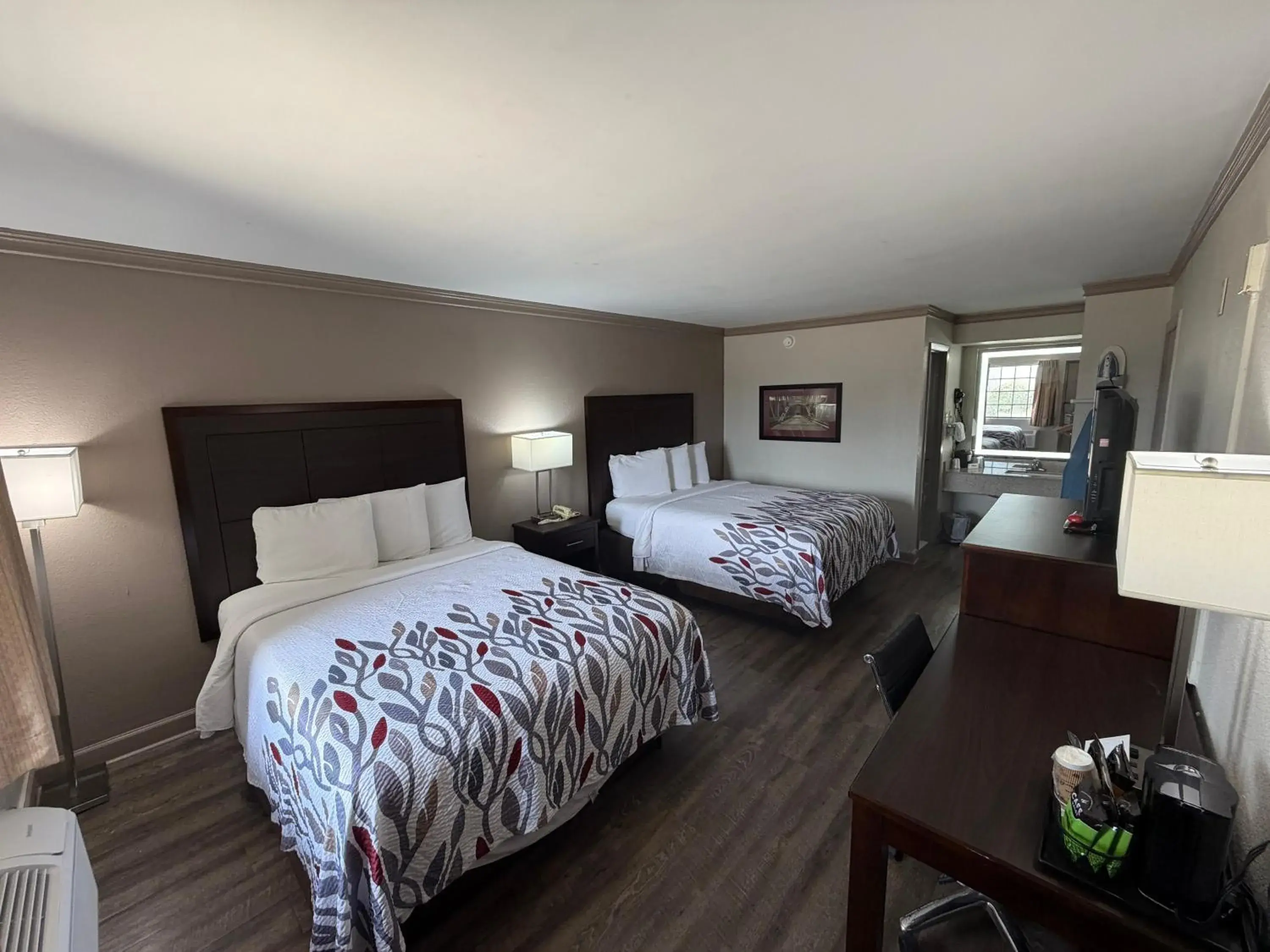 Bed in Red Roof Inn Forrest City Bed in Red Roof Inn Forrest City