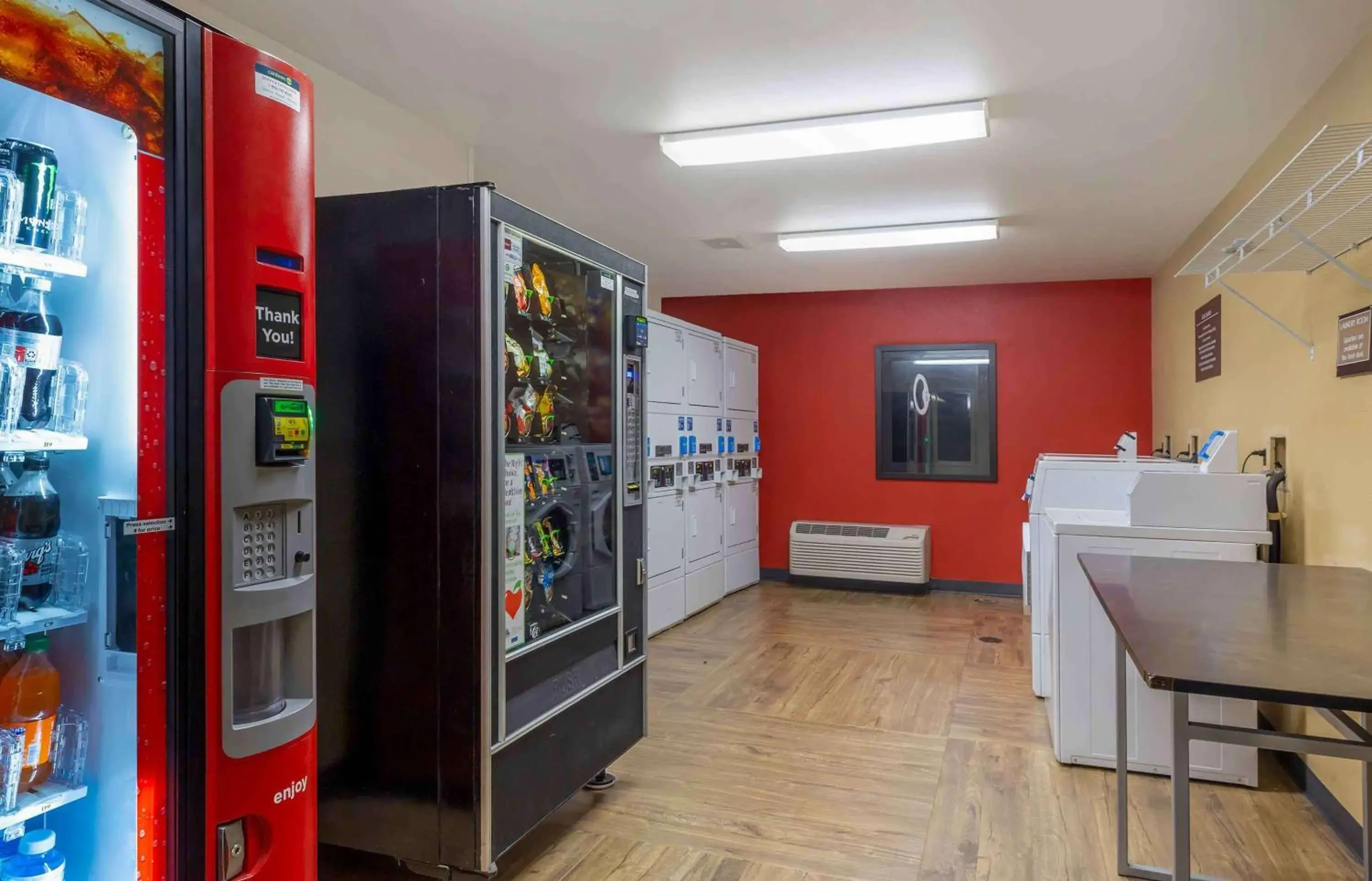 Property building in Extended Stay America Suites - Providence - Warwick Property building in Extended Stay America Suites - Providence - Warwick