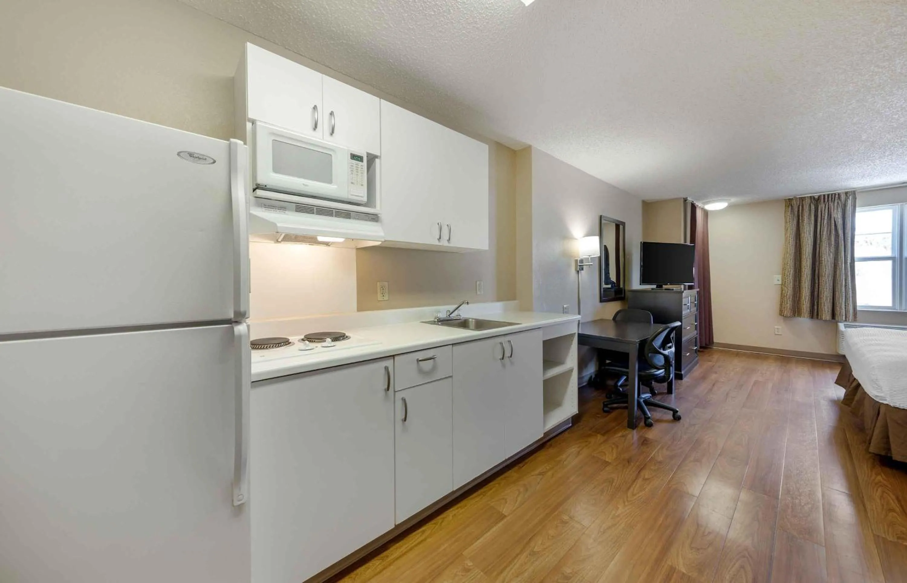 Kitchen or kitchenette in Extended Stay America Suites - Los Angeles - Simi Valley