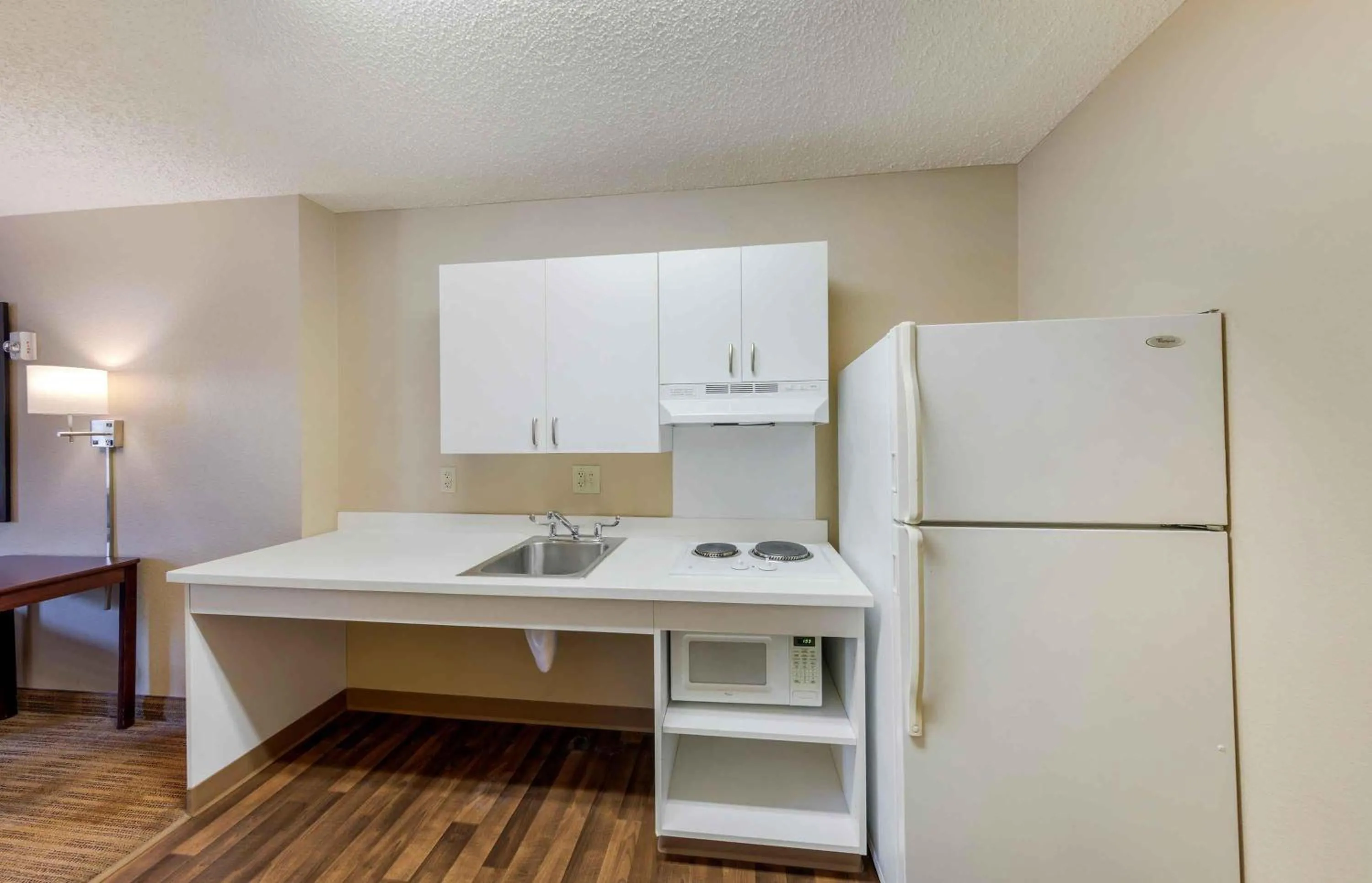 Kitchen or kitchenette in Extended Stay America Suites - Los Angeles - Simi Valley