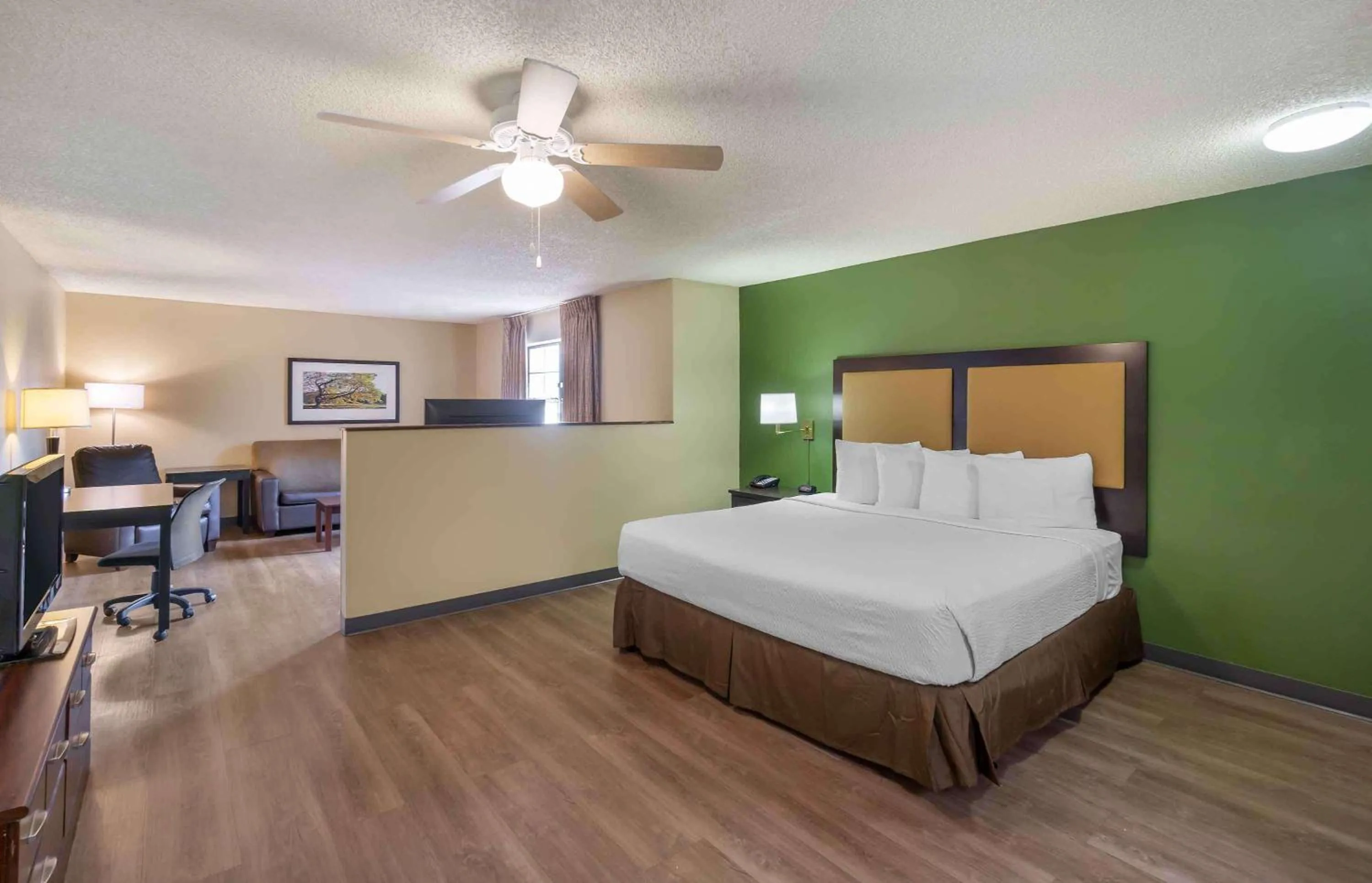 Bedroom, Bed in Extended Stay America Suites - Tacoma - Fife