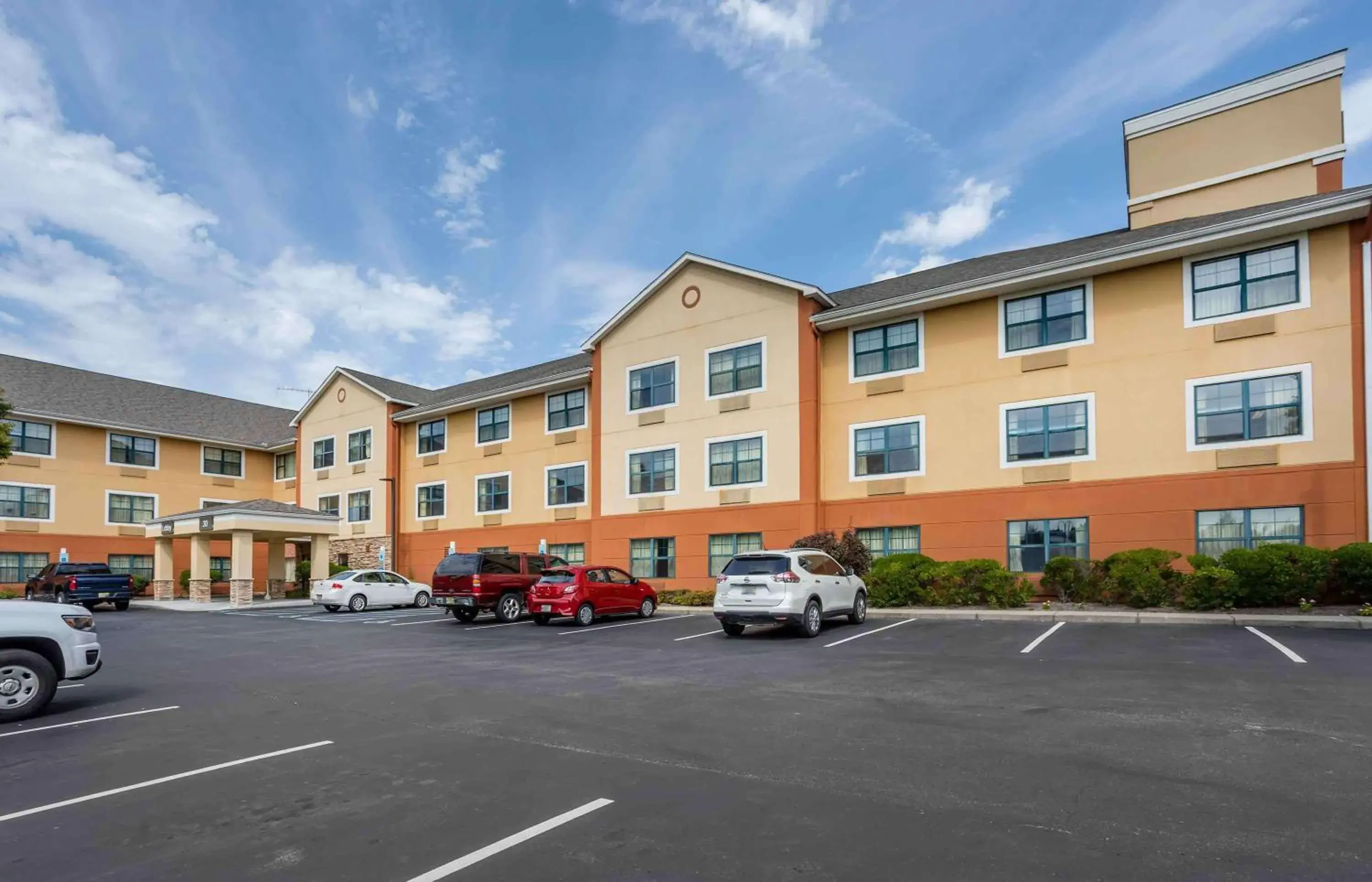 Property building in Extended Stay America Suites - Somerset - Franklin Property building in Extended Stay America Suites - Somerset - Franklin