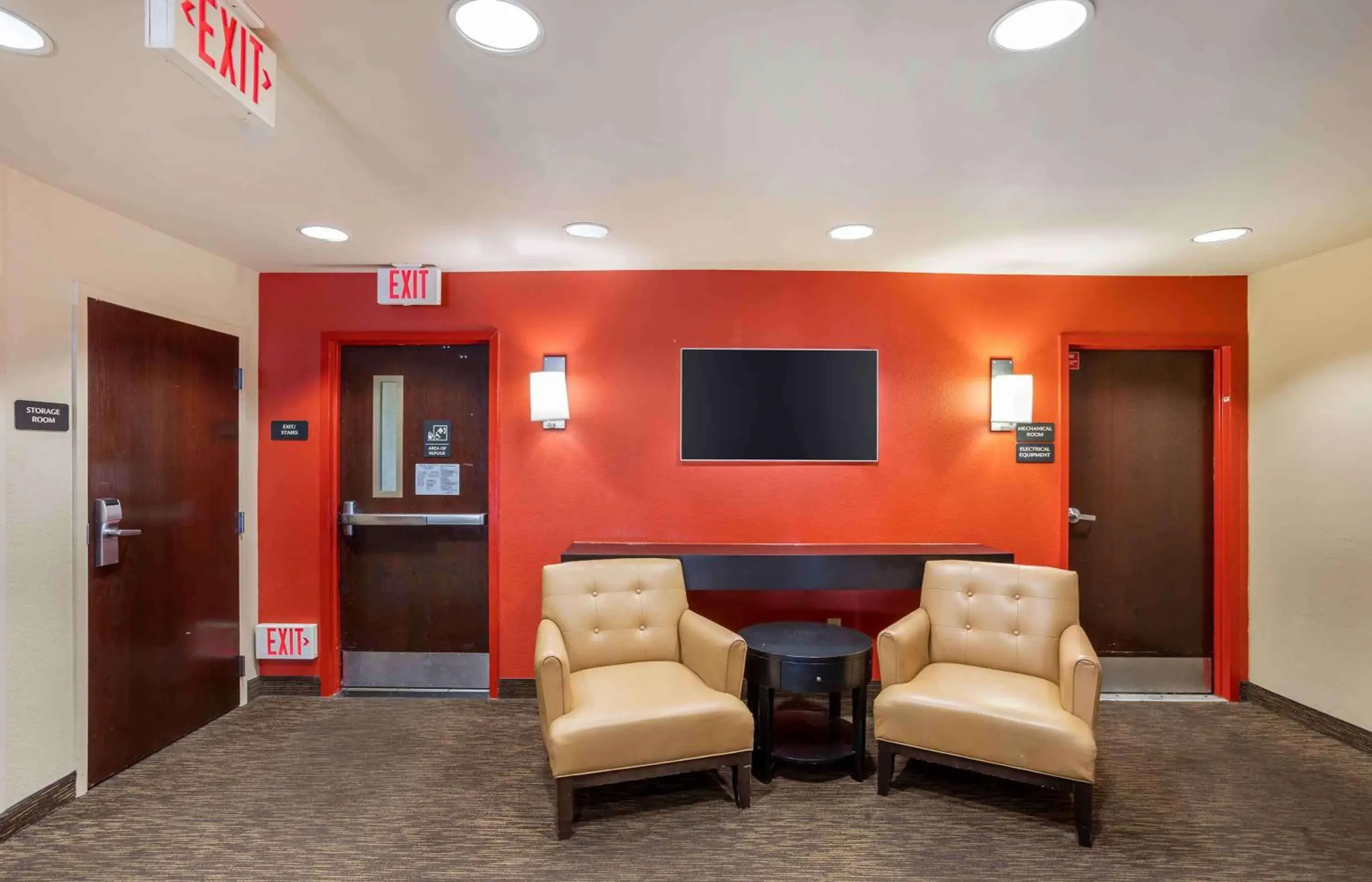 Lobby or reception in Extended Stay America Suites - Somerset - Franklin Lobby or reception in Extended Stay America Suites - Somerset - Franklin