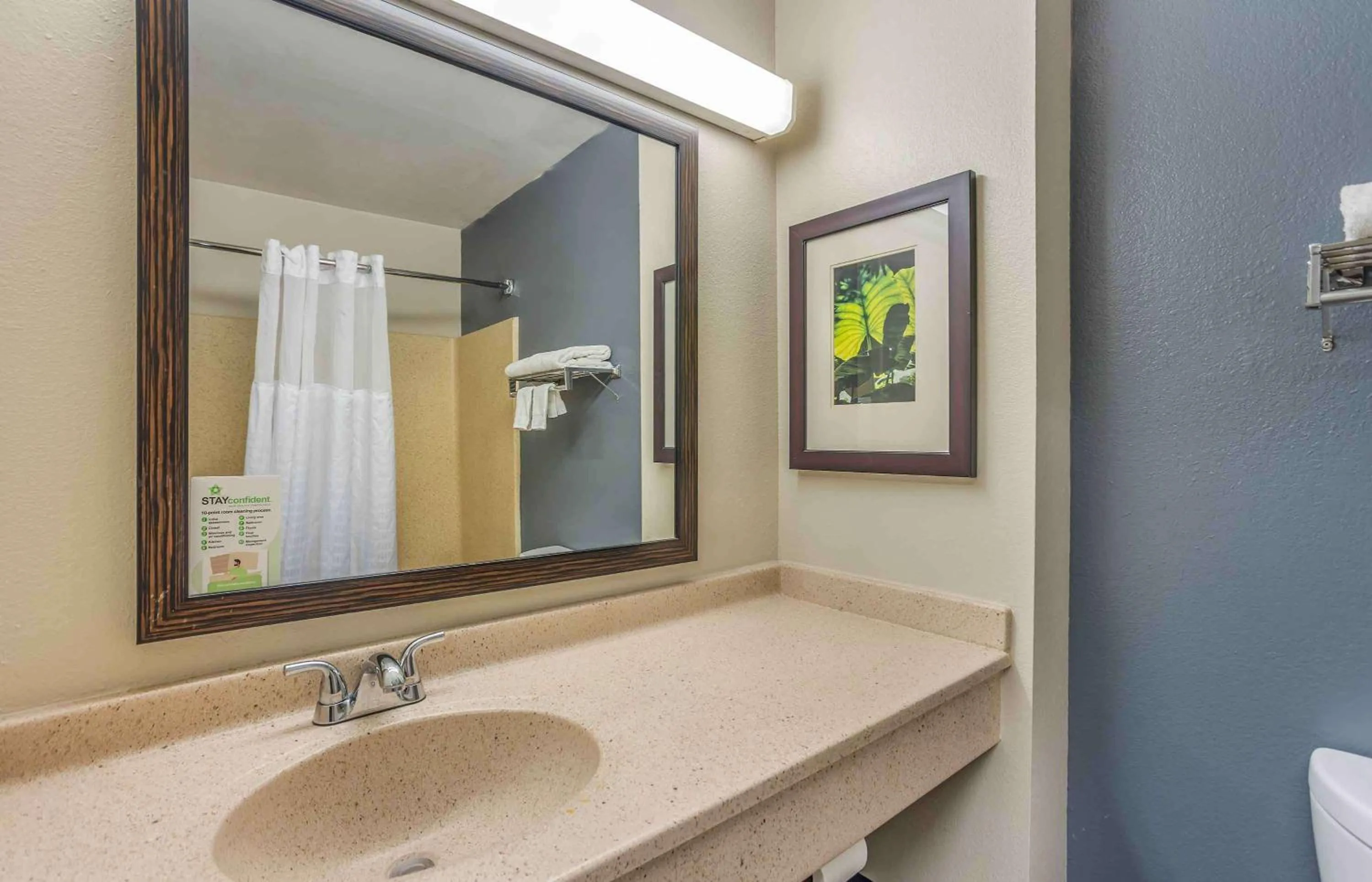 Bathroom in Extended Stay America Select Suites - Philadelphia - Malvern - Great Valley