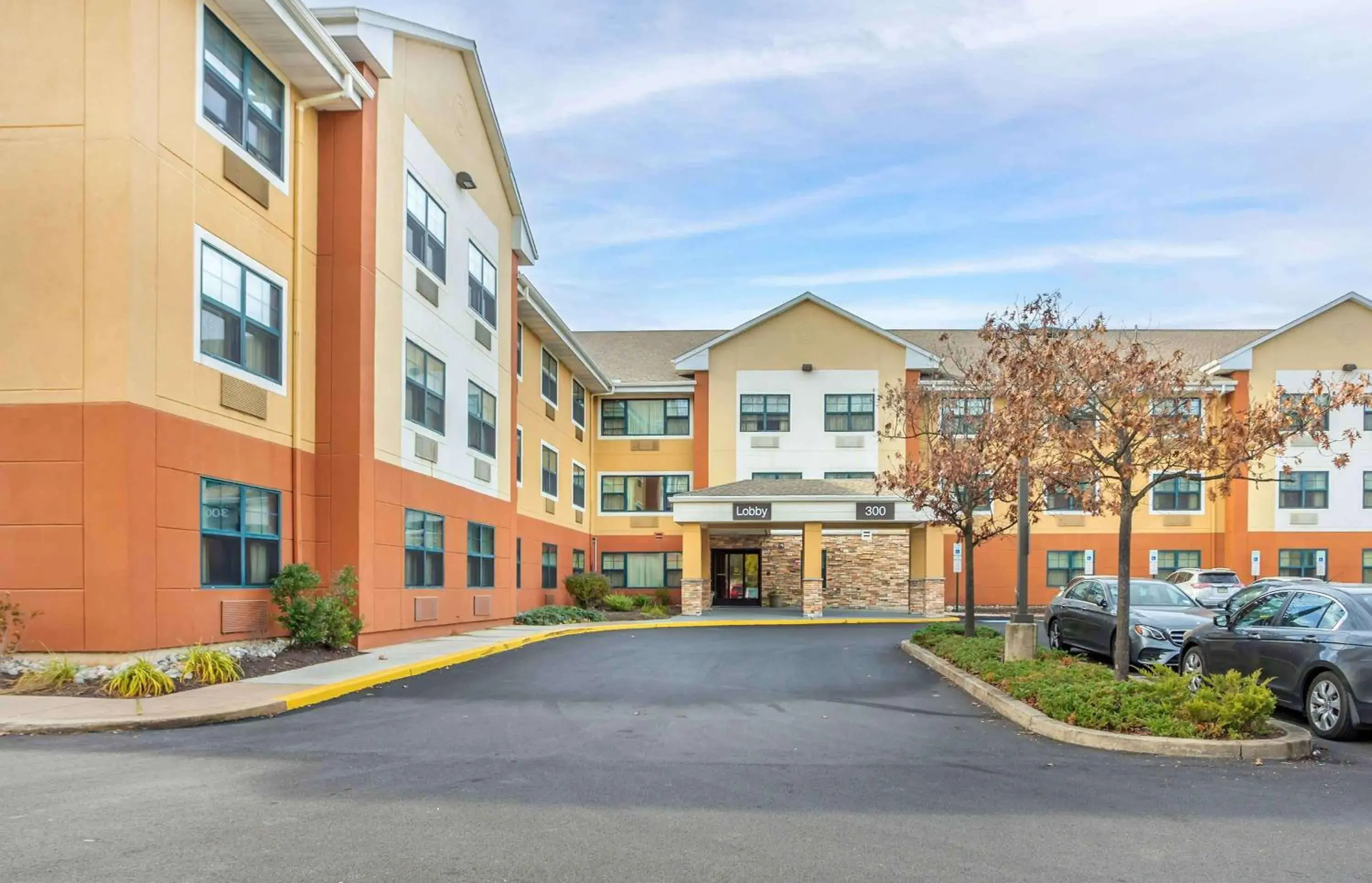 Property building in Extended Stay America Select Suites - Philadelphia - Malvern - Great Valley Property building in Extended Stay America Select Suites - Philadelphia - Malvern - Great Valley