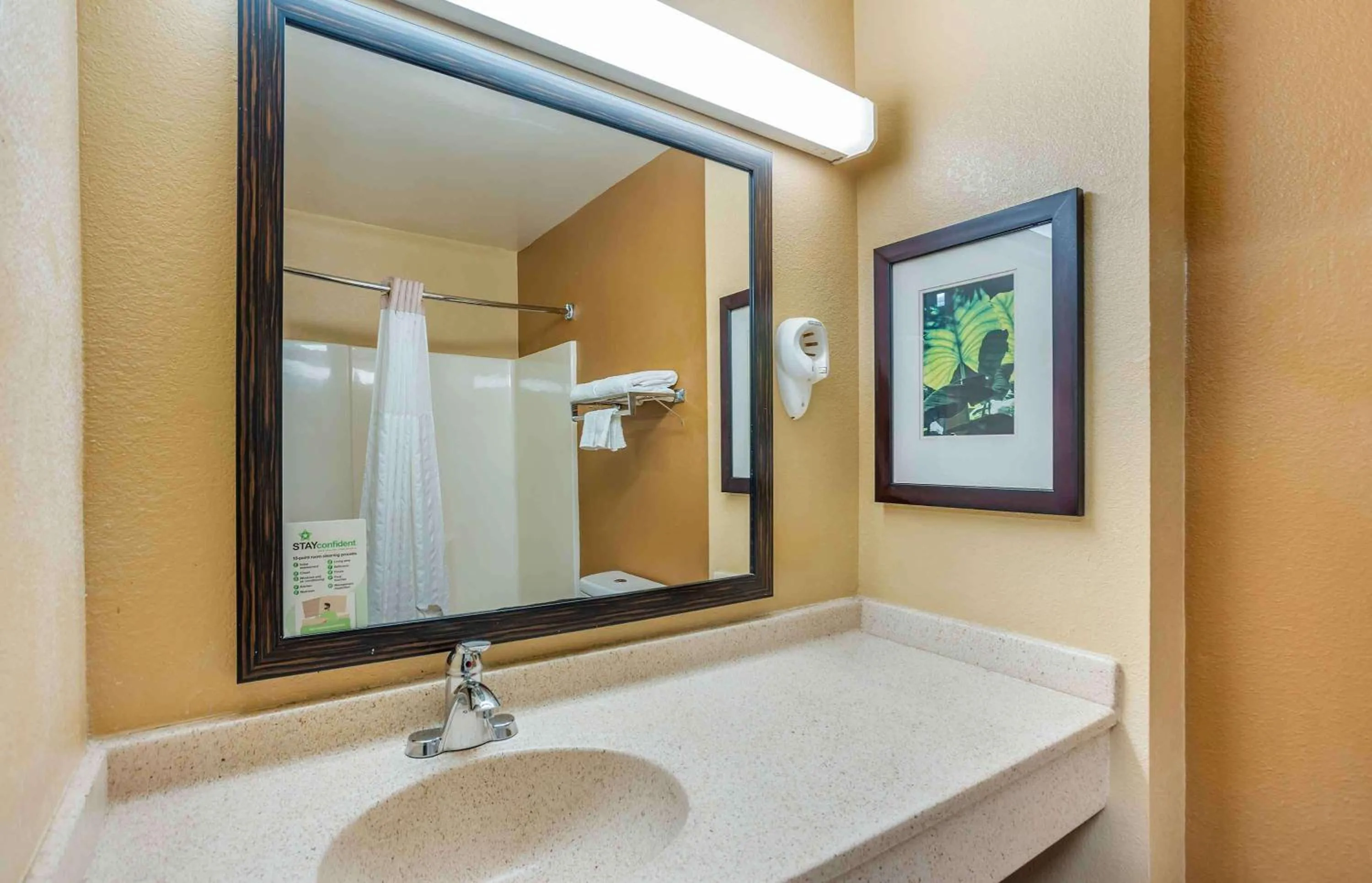 Bathroom in Extended Stay America Select Suites - Philadelphia - Malvern - Great Valley